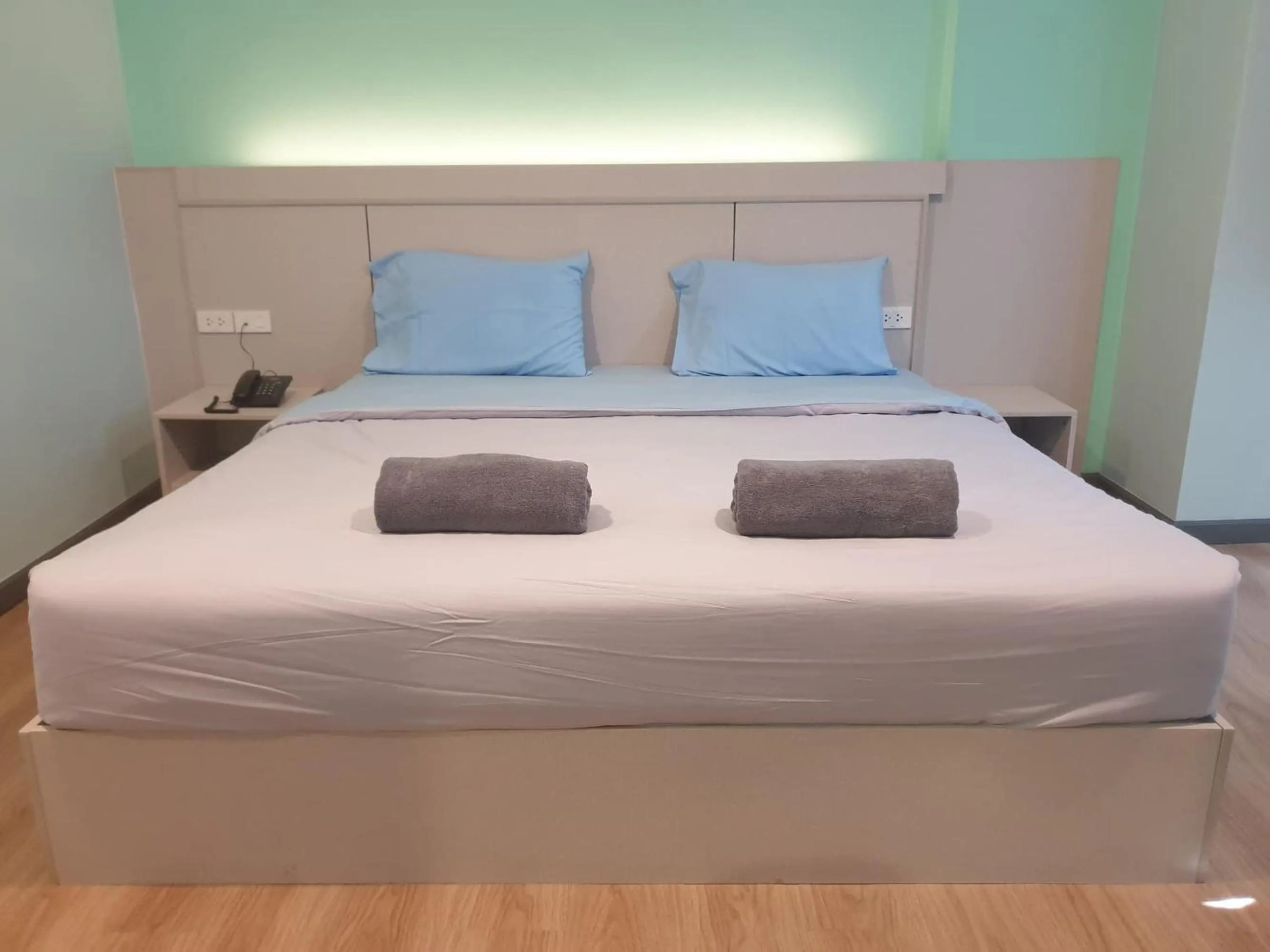 Photo of the whole room, Bed in Sritrang Residence