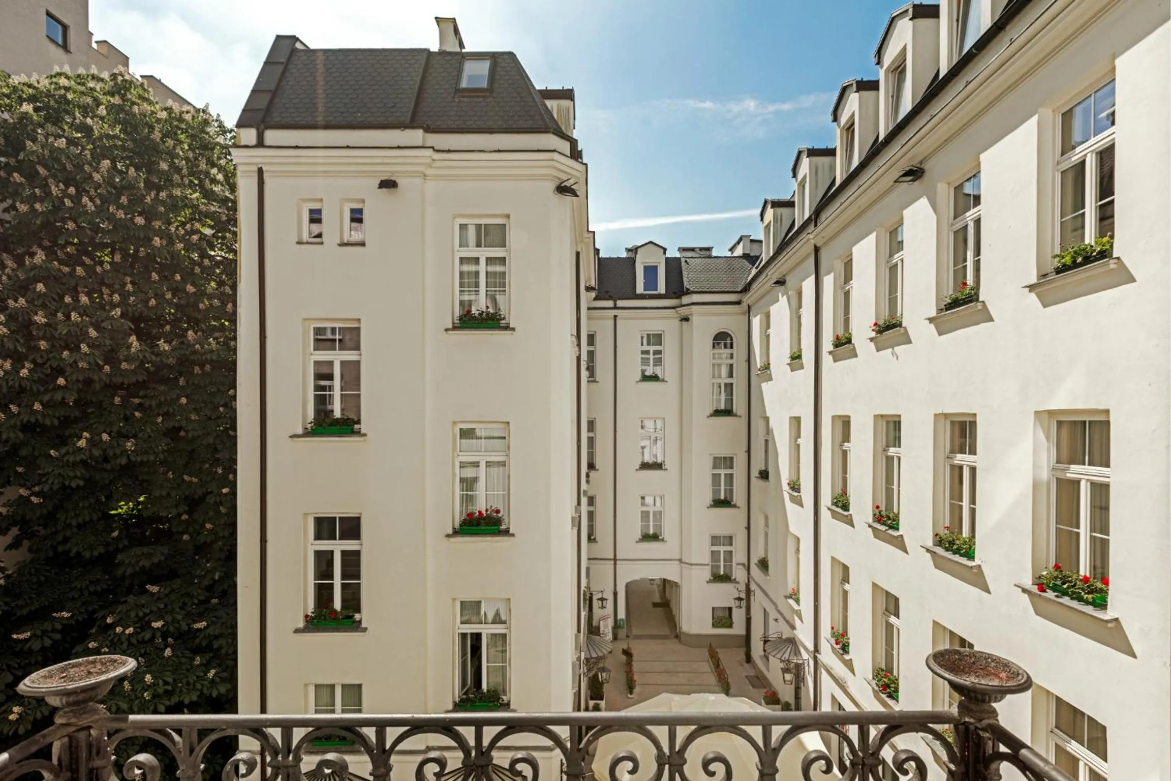 Patio in Residence St. Andrew's Palace