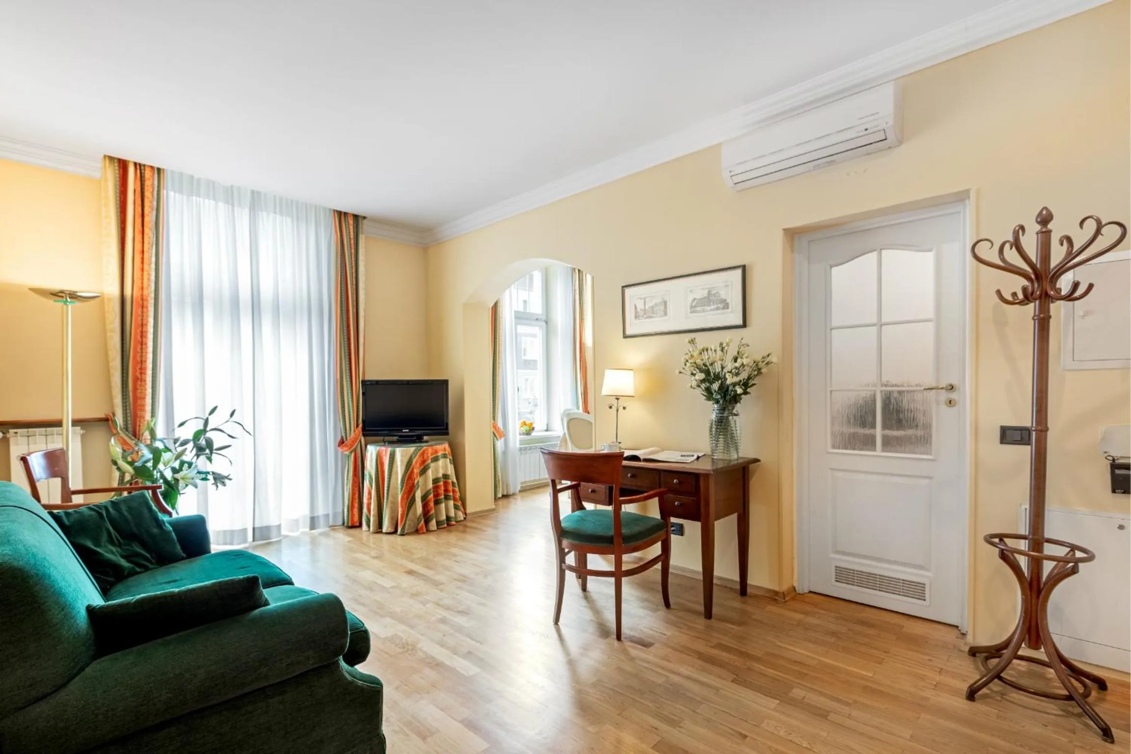 TV and multimedia in Residence St. Andrew's Palace