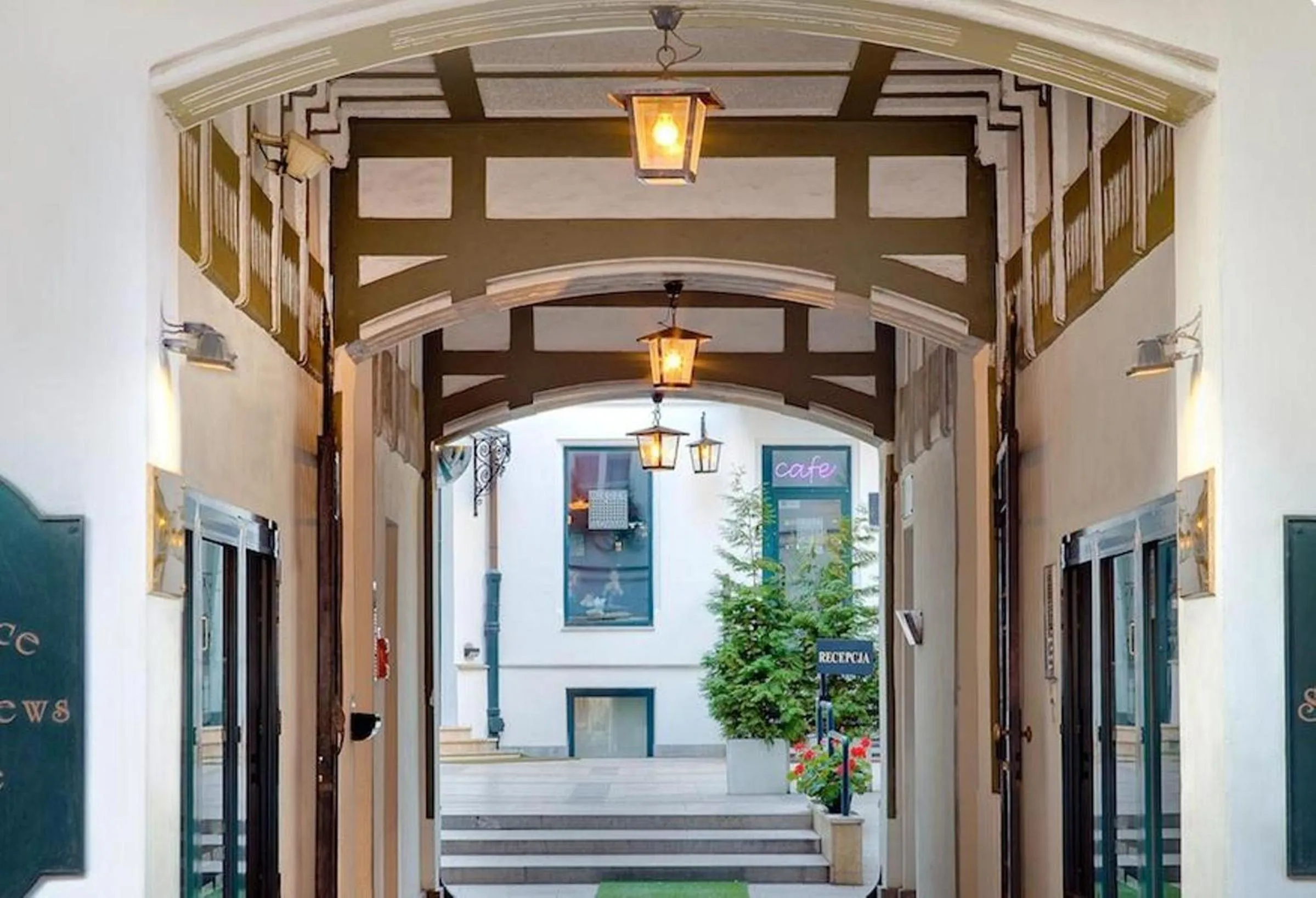 Patio in Residence St. Andrew's Palace