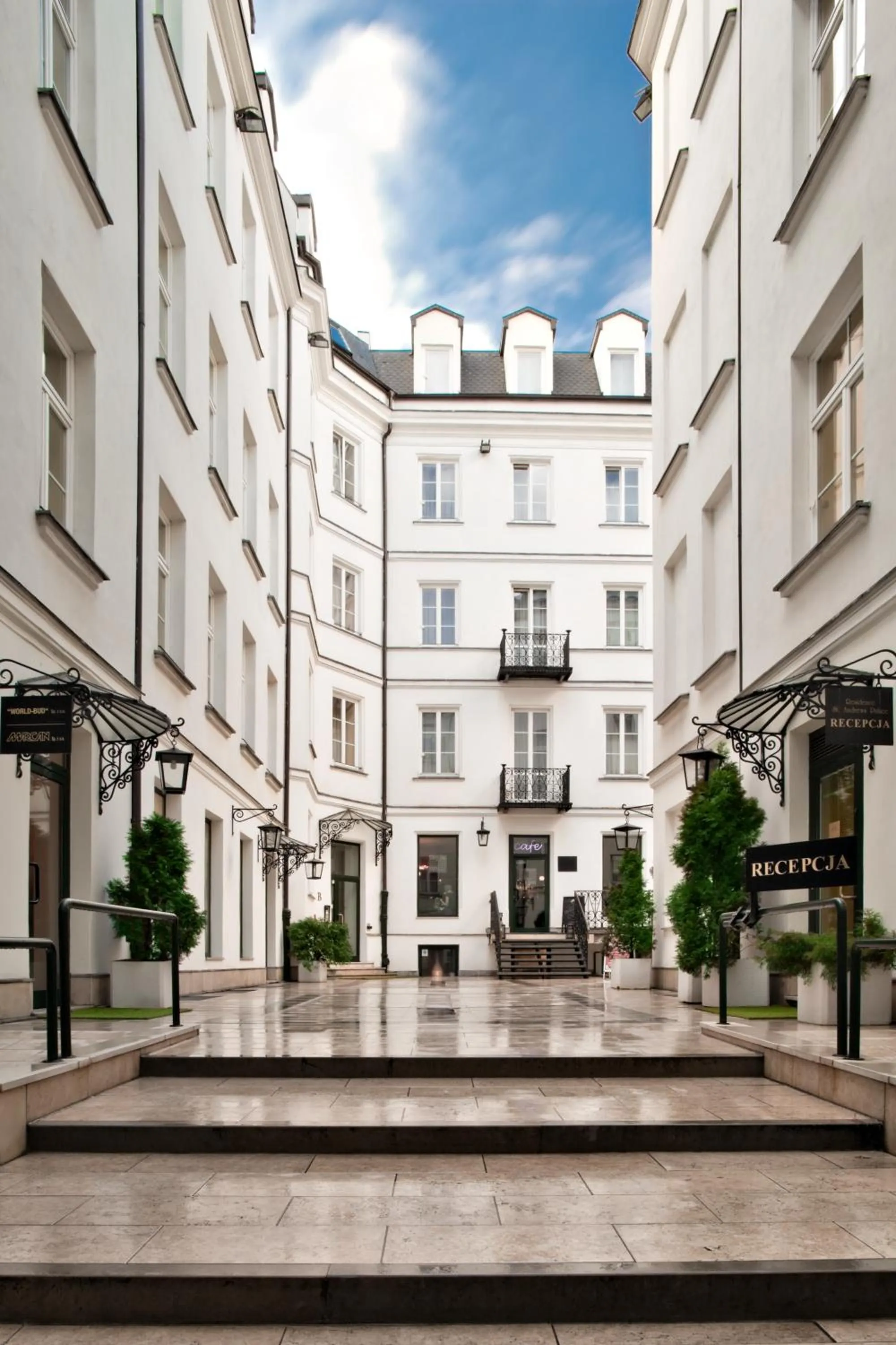 Patio in Residence St. Andrew's Palace