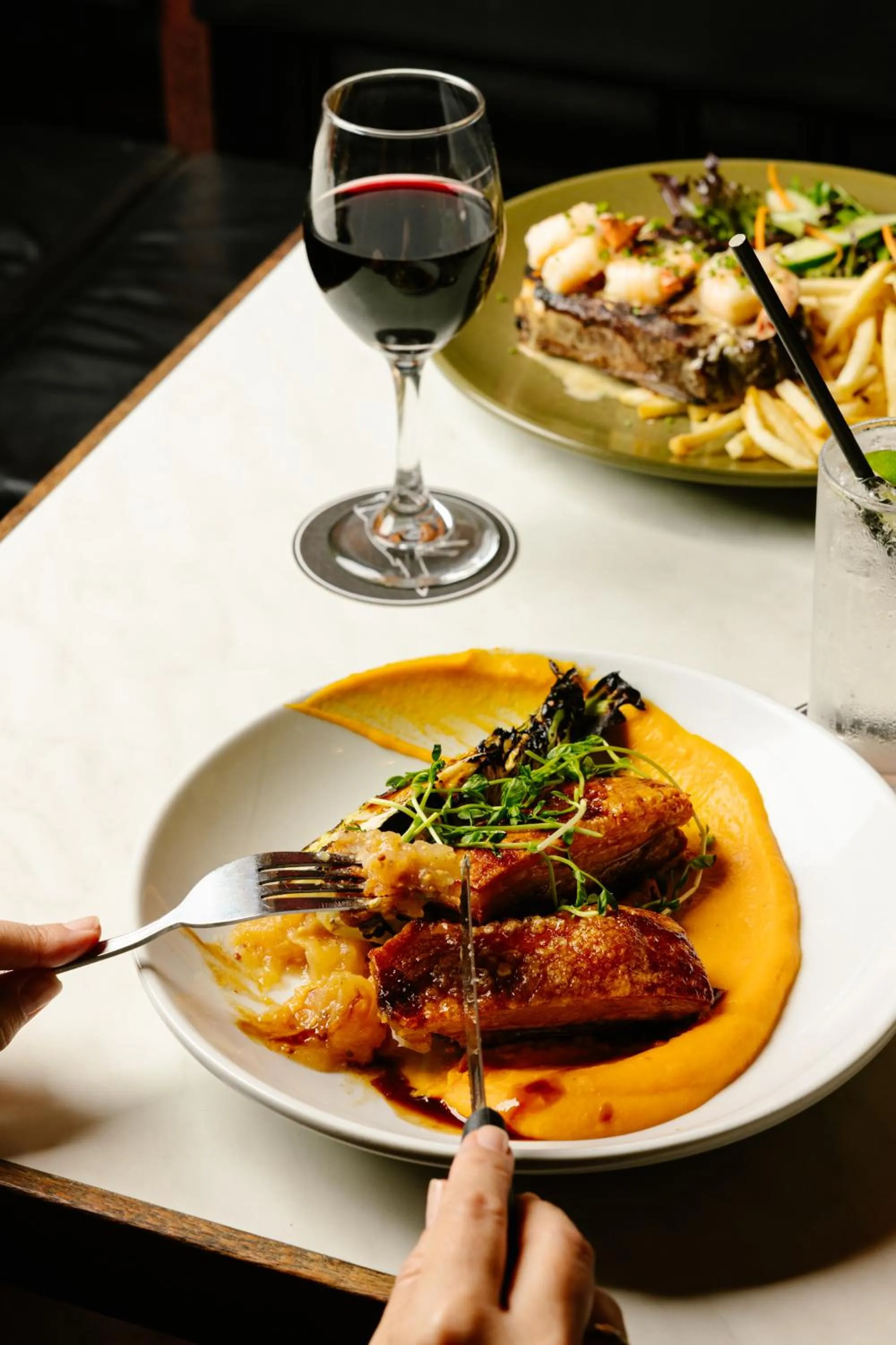 Restaurant/places to eat in Hotel Concord