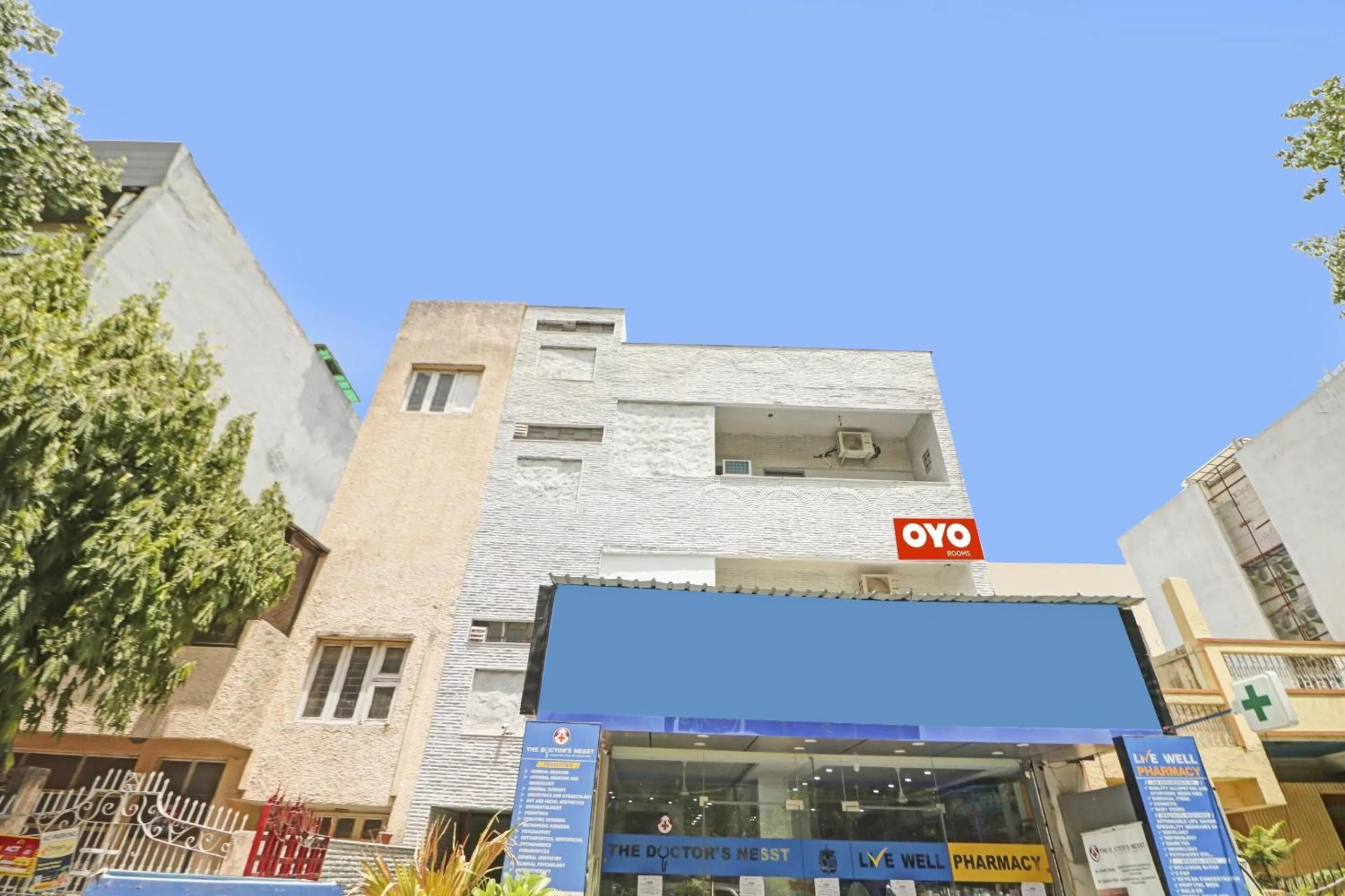 Facade/entrance in Hotel O Jps The Town