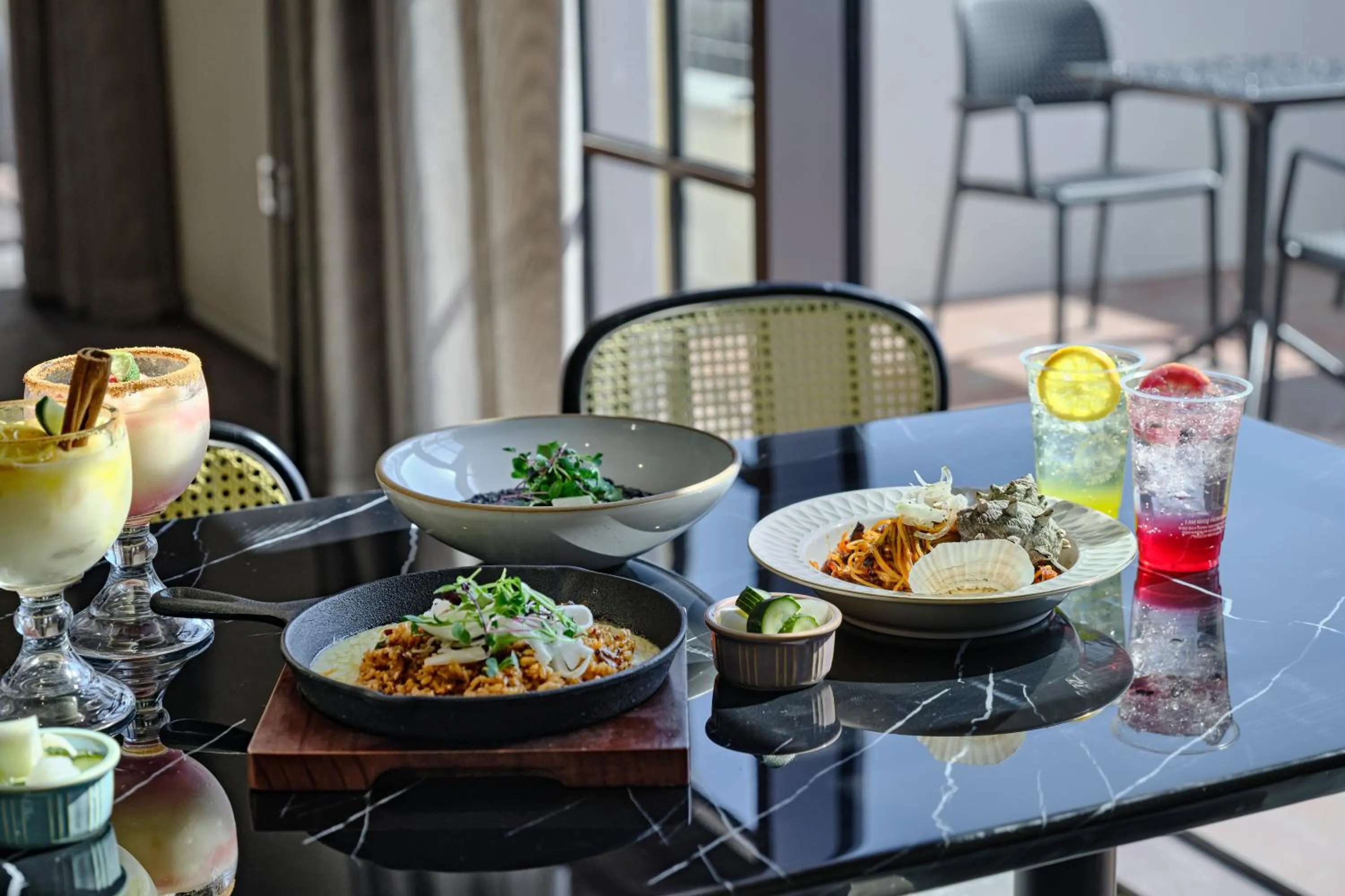 Restaurant/places to eat in Hundert Hills