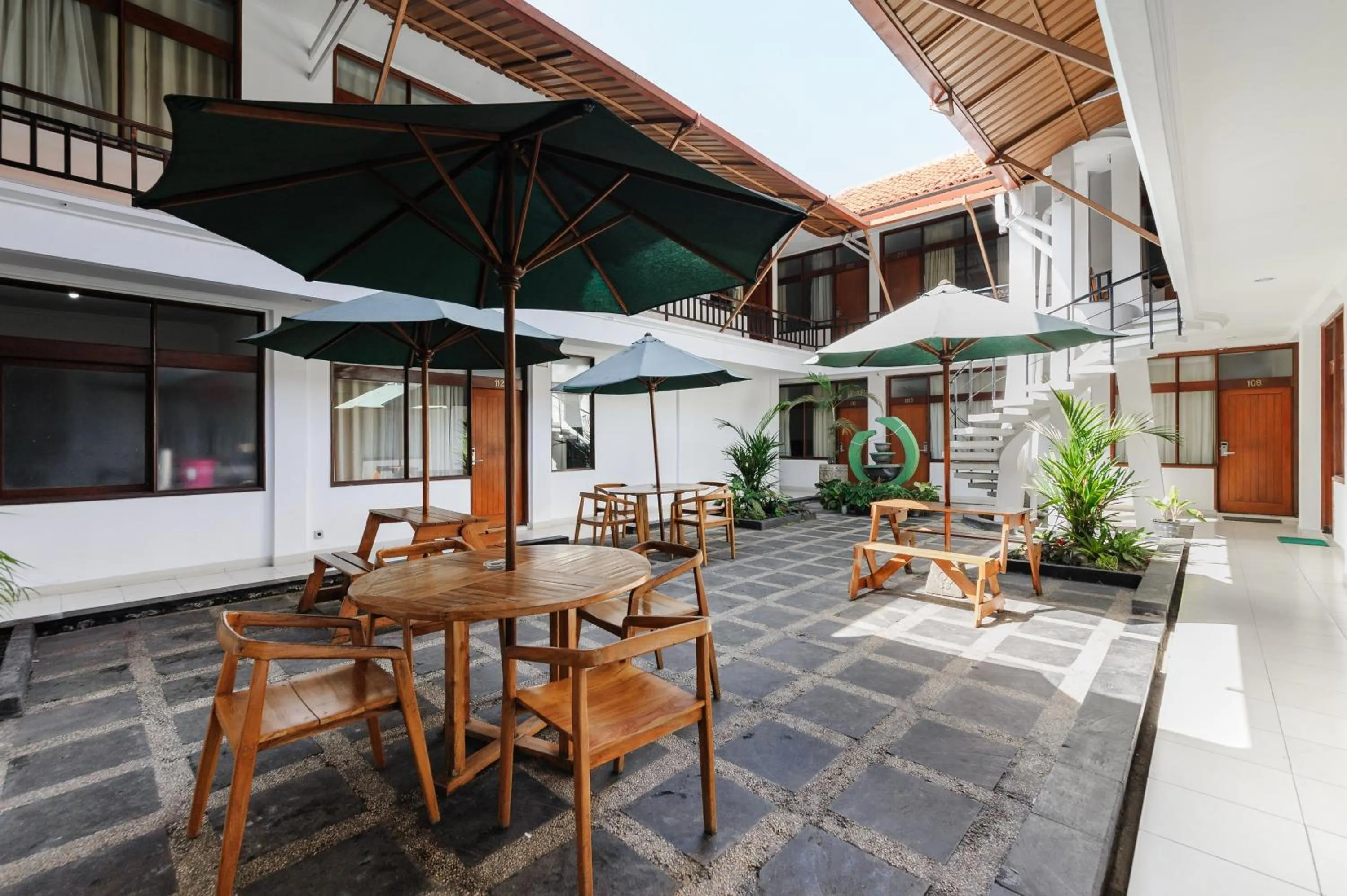 Seating area in RedDoorz at Bali Kepundung Denpasar