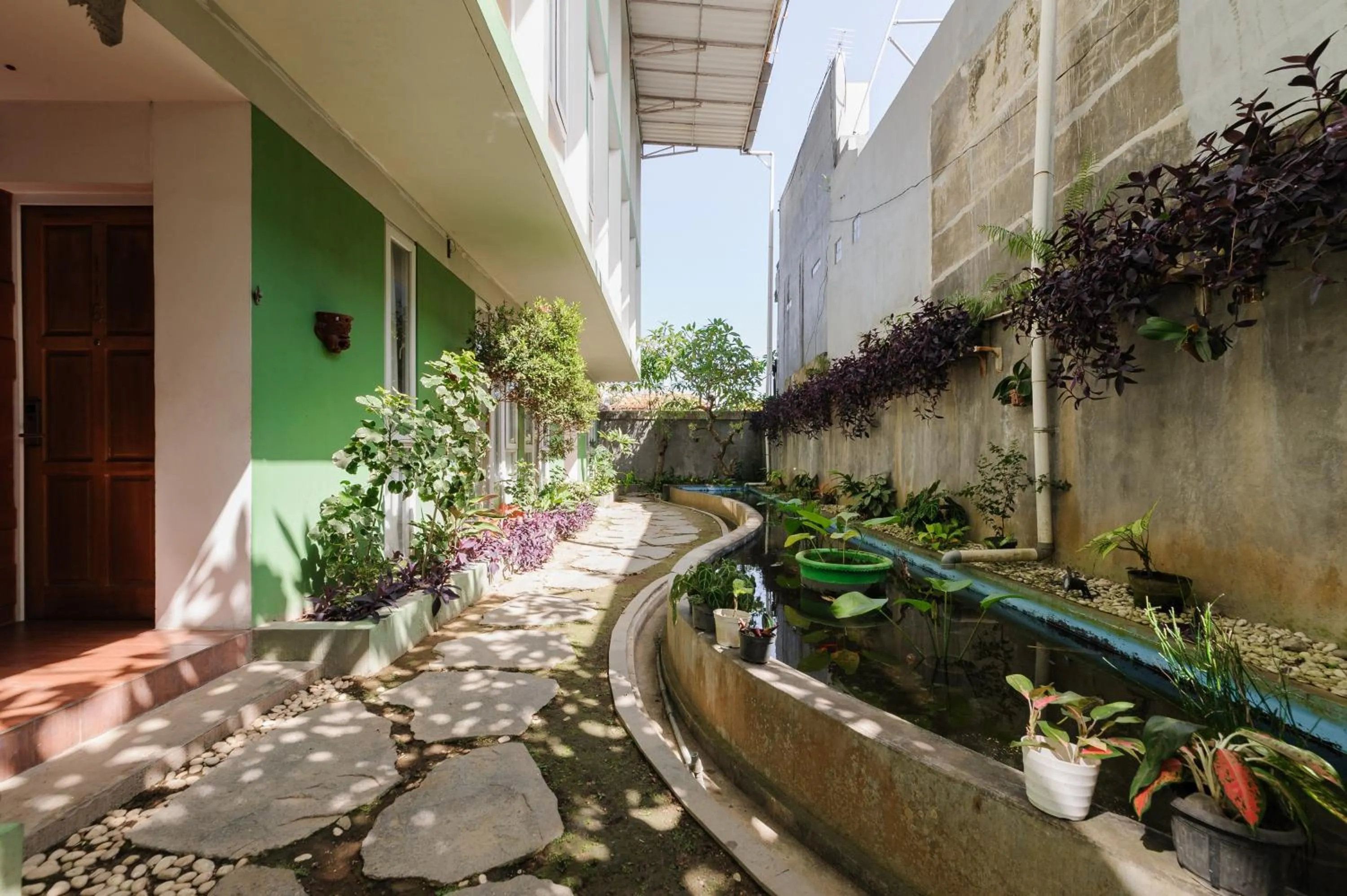 Property building in RedDoorz at Bali Kepundung Denpasar