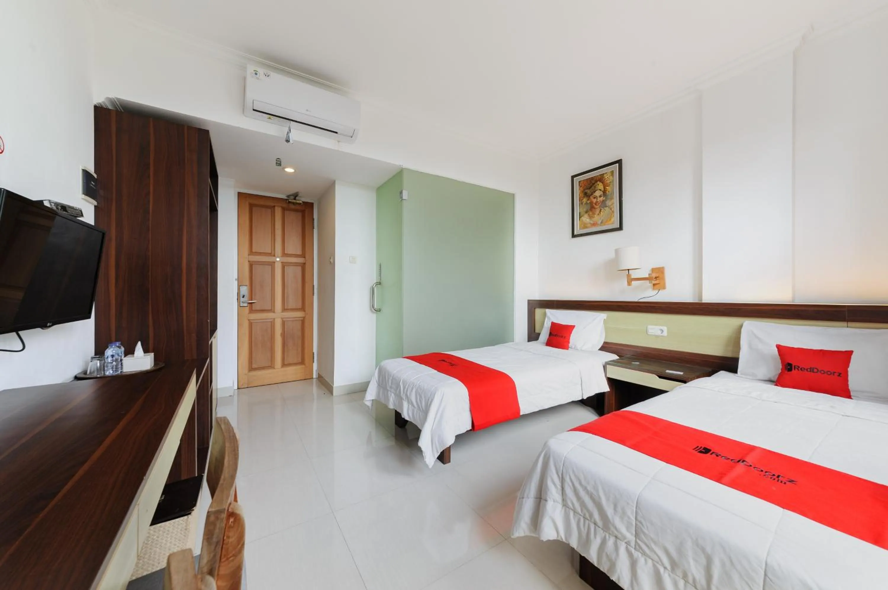 Bedroom, Bed in RedDoorz at Bali Kepundung Denpasar
