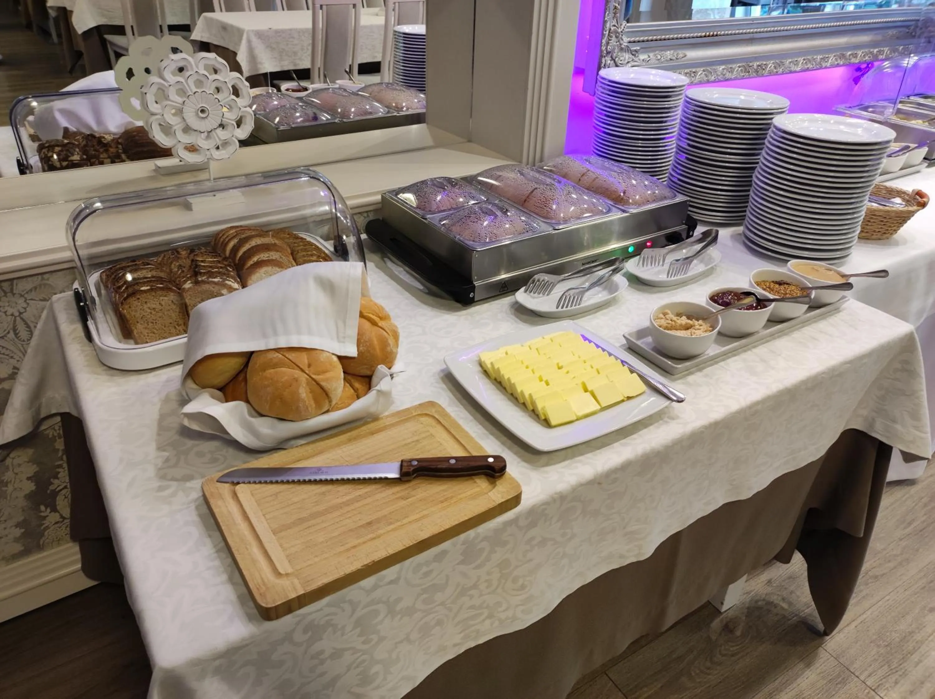 Breakfast in Biały Dom Henlex Hotel Restauracja