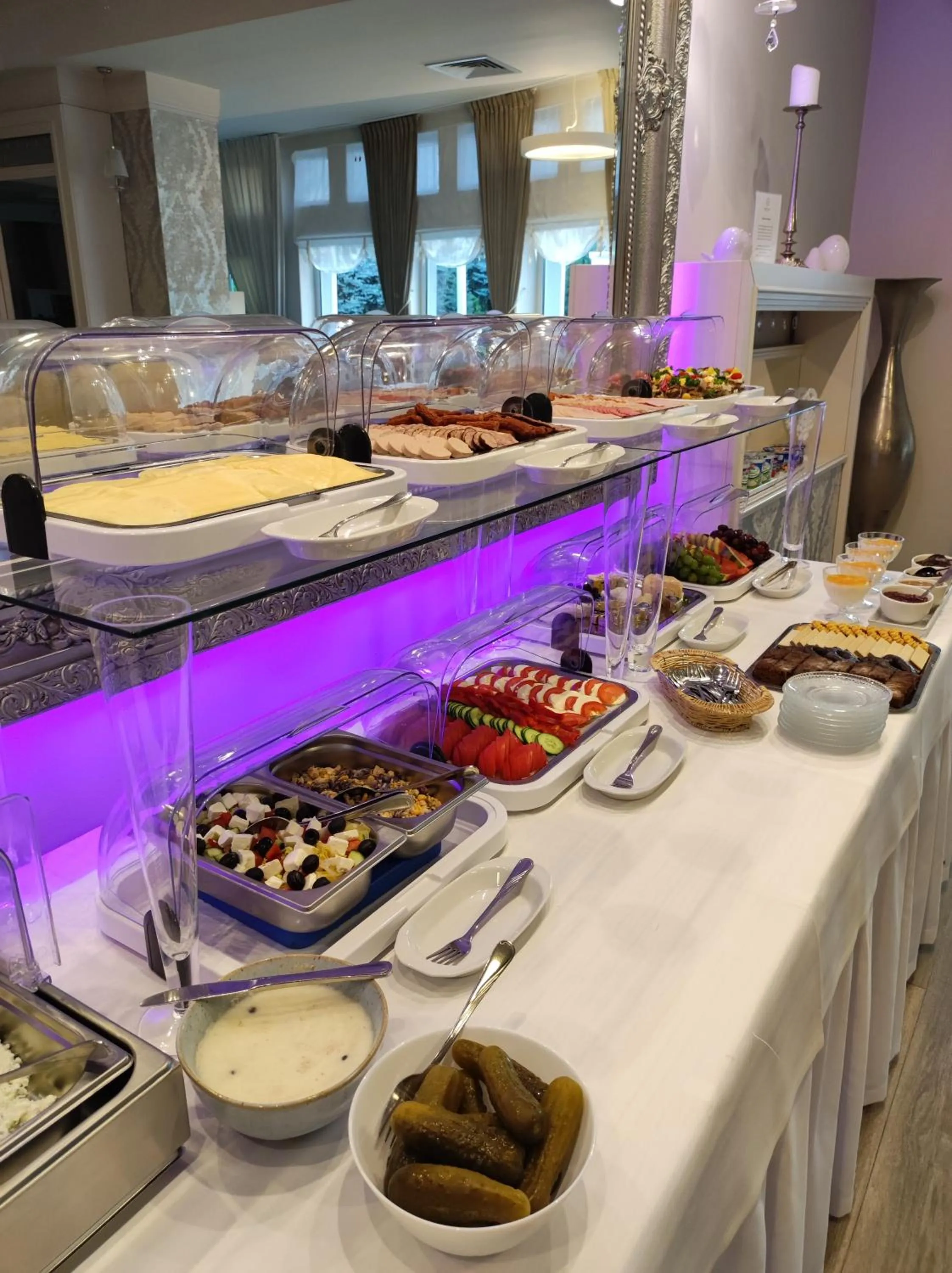 Breakfast in Biały Dom Henlex Hotel Restauracja