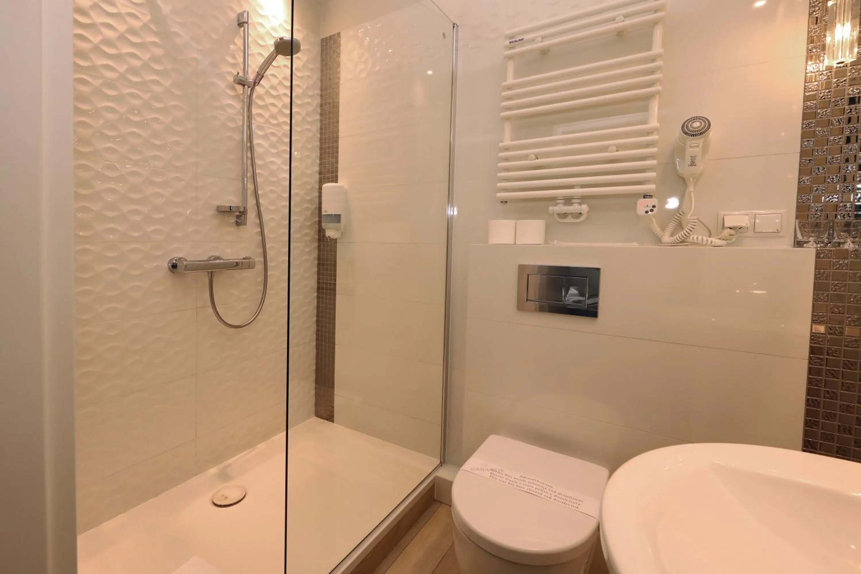 Bathroom in Biały Dom Henlex Hotel Restauracja