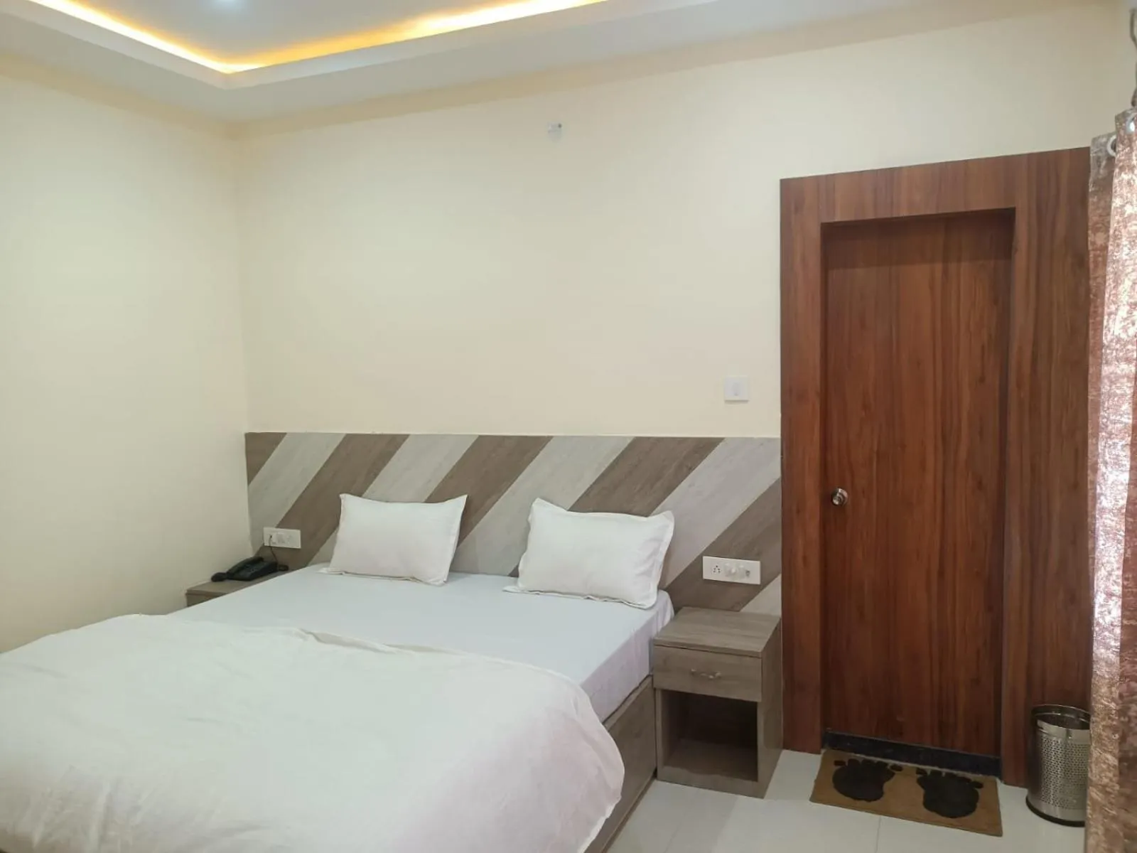 Bedroom, Bed in Hotel Rajwada palace