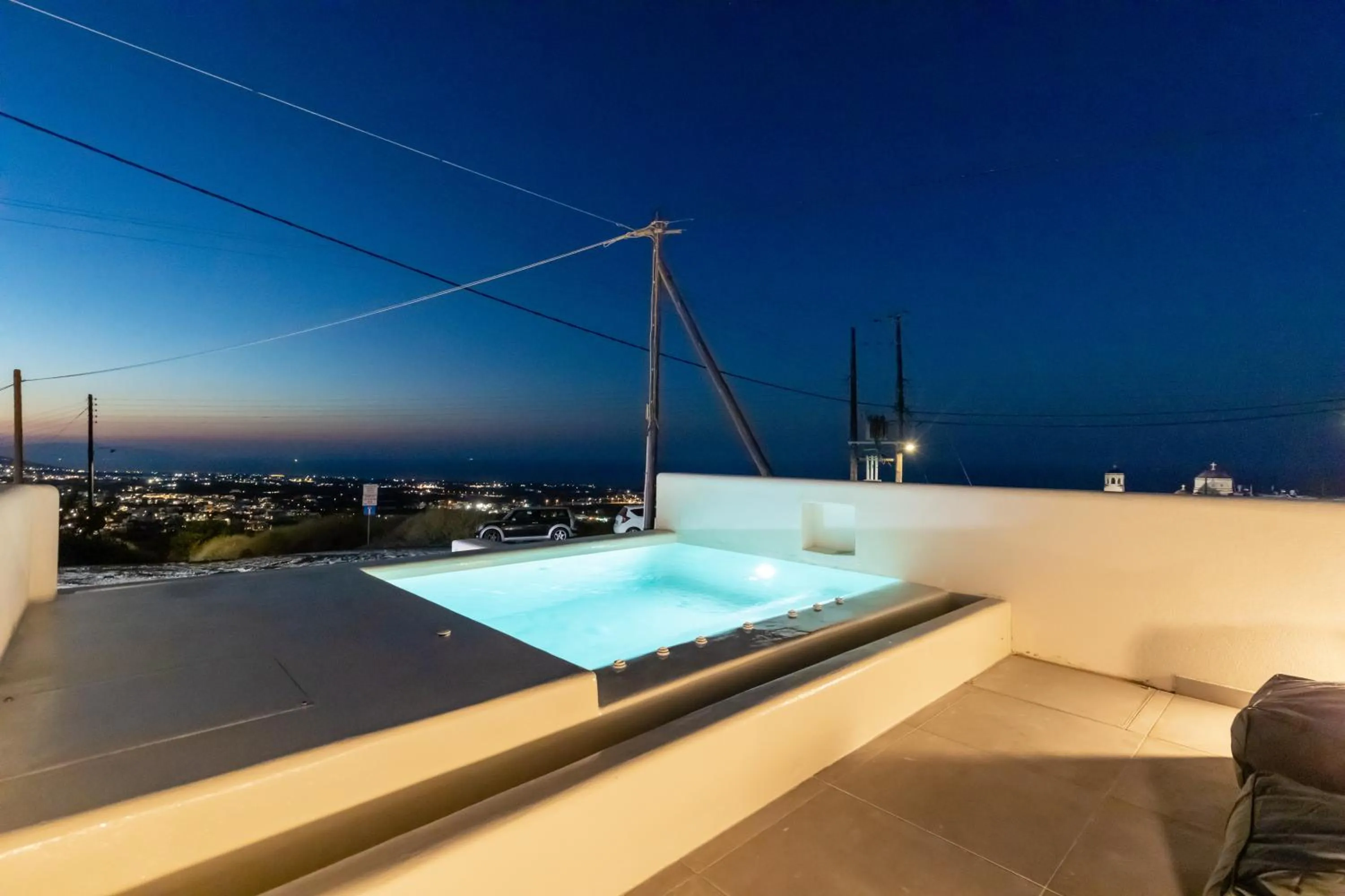 Hot Tub in SERAPIAS SUITES