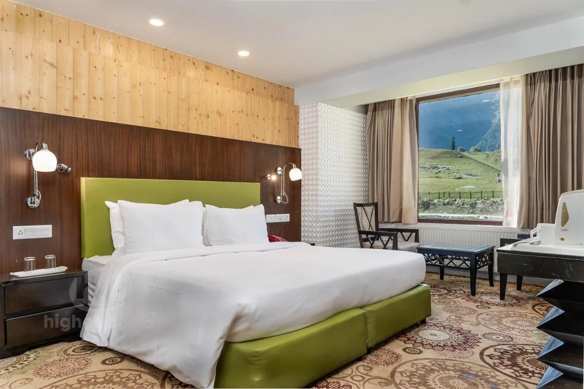 Bed in Country Inn & Suites By Radisson Sonamarg