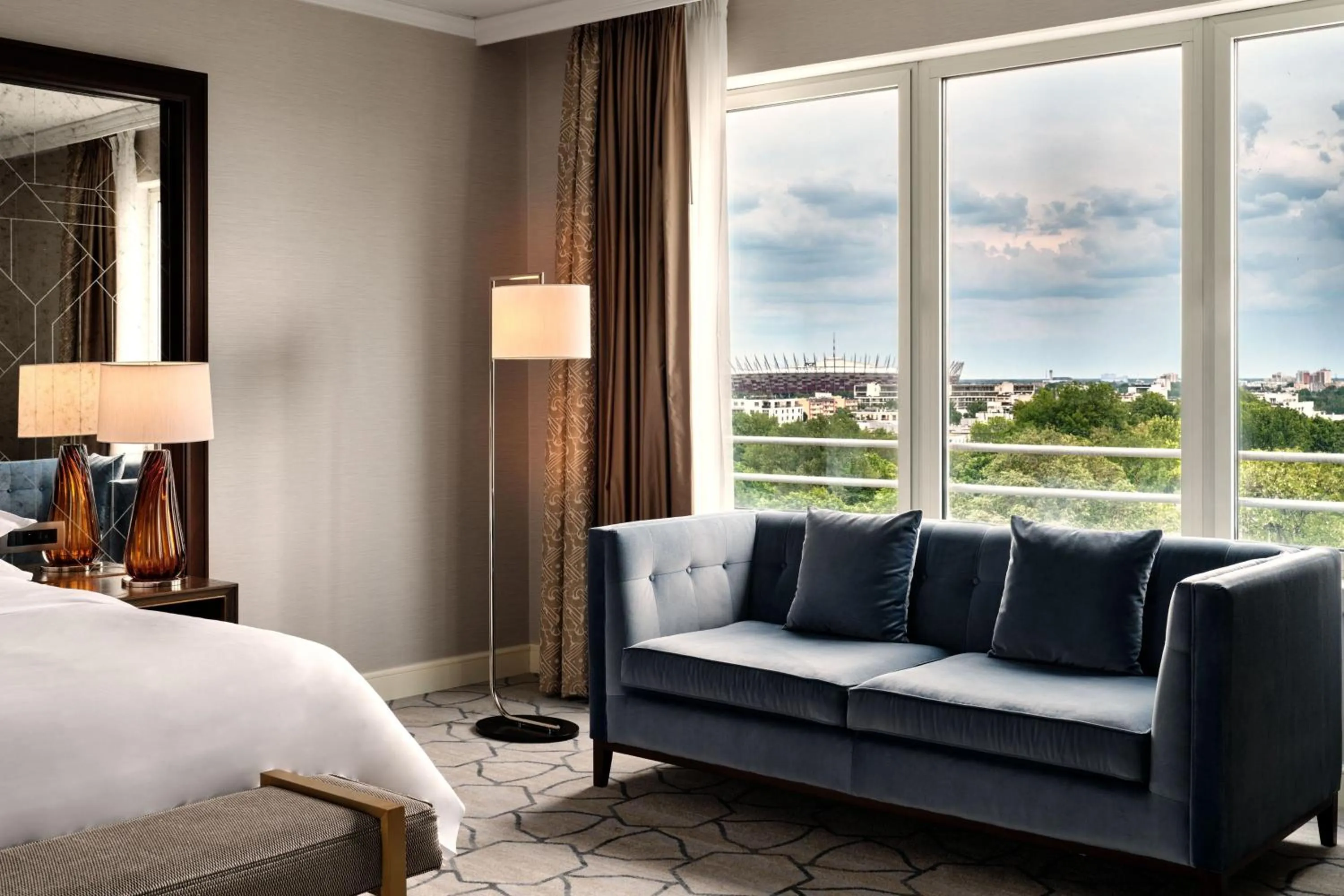 Bedroom, Bed in Sheraton Grand Warsaw