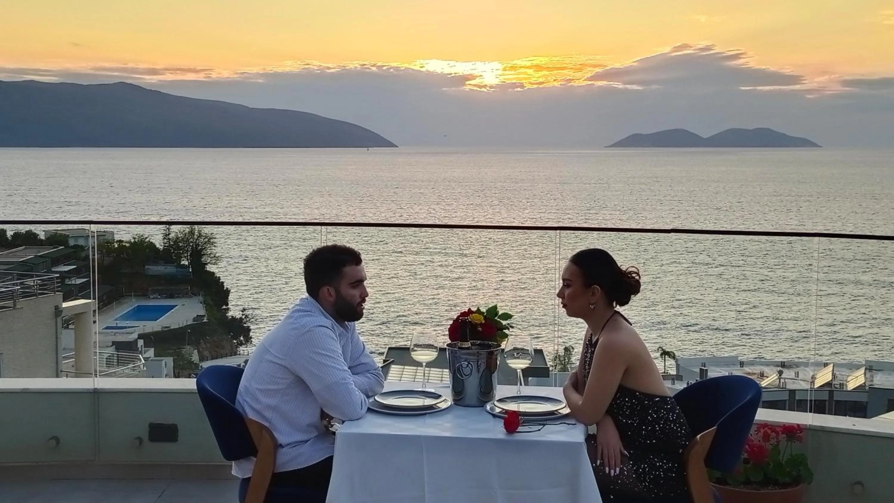 Restaurant/places to eat in Valza Boutique Hotel