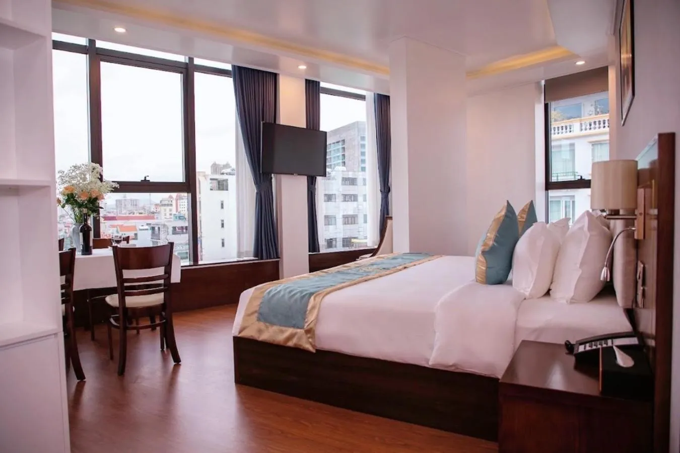 City view, Bed in SALA HOTEL MÓNG CÁI