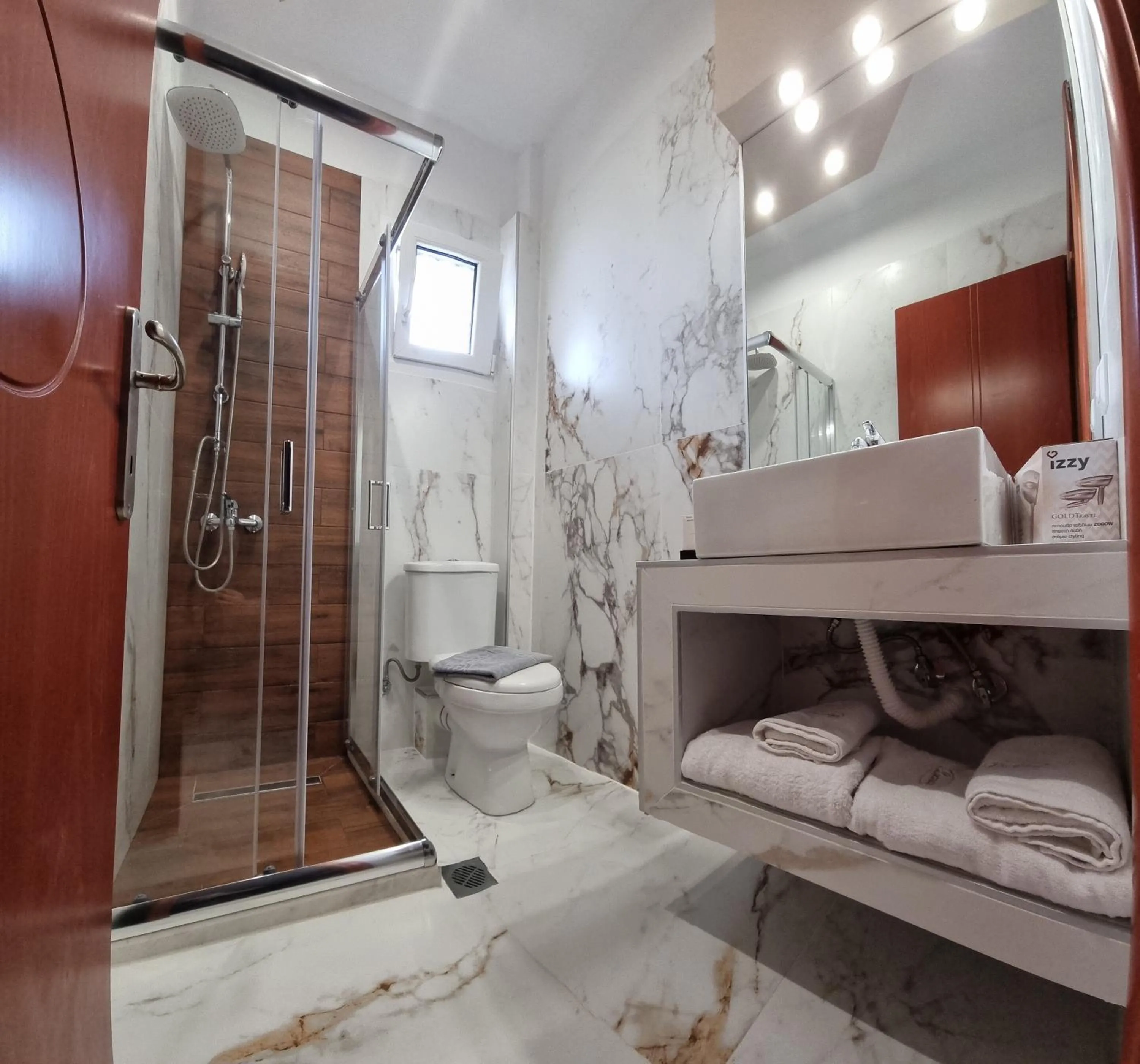 PREMIUM SUITES