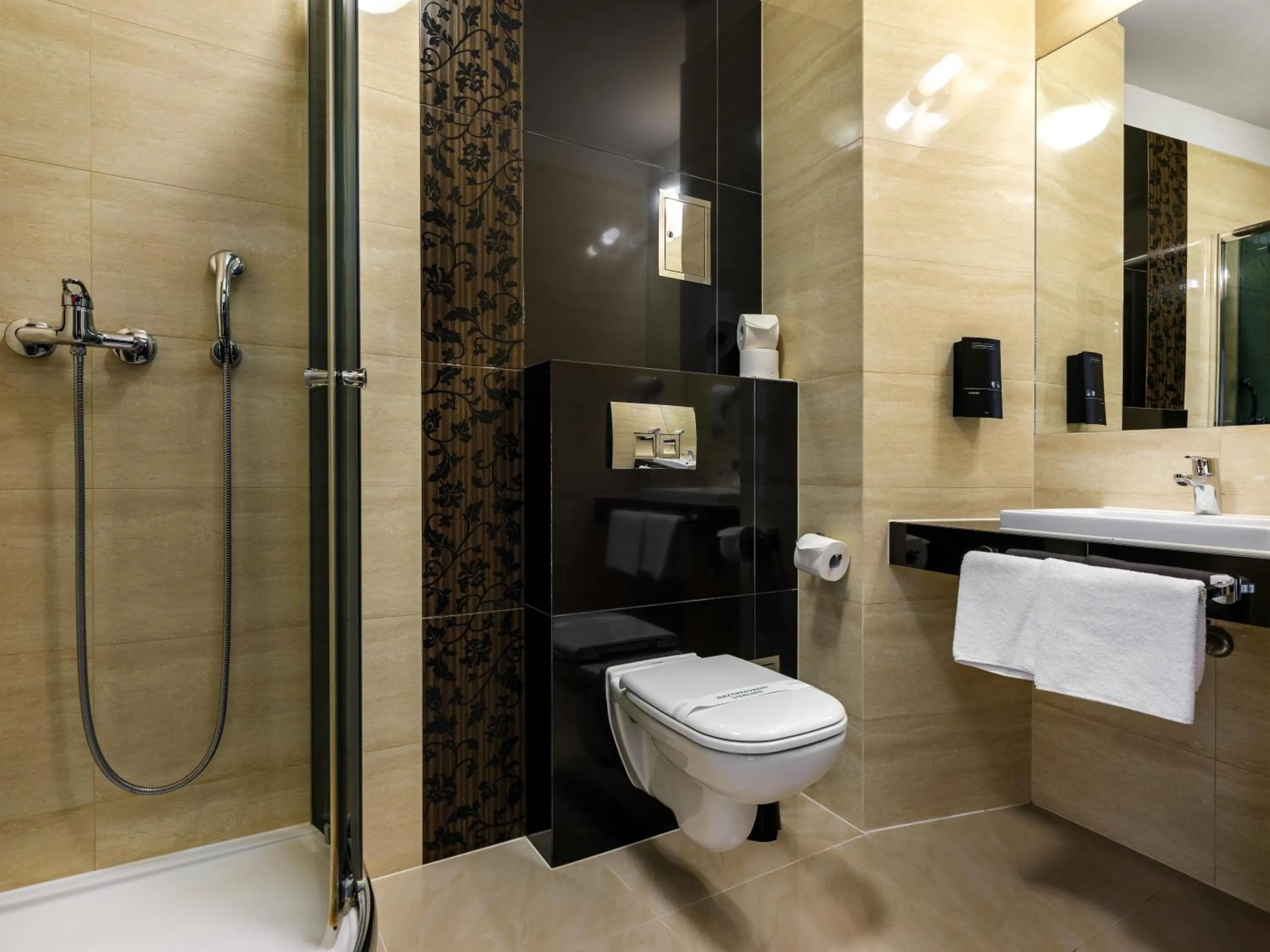 Bathroom in Hotel Rezydent