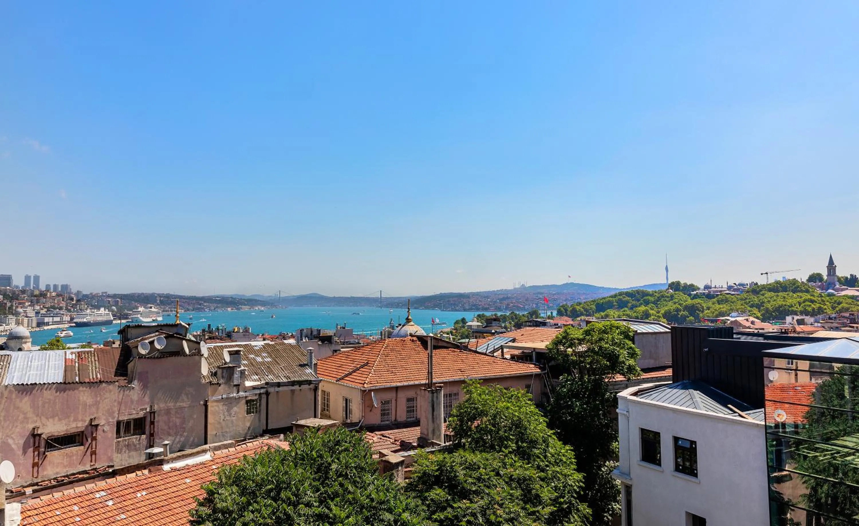 Neighbourhood in Demiray Hotel Old City