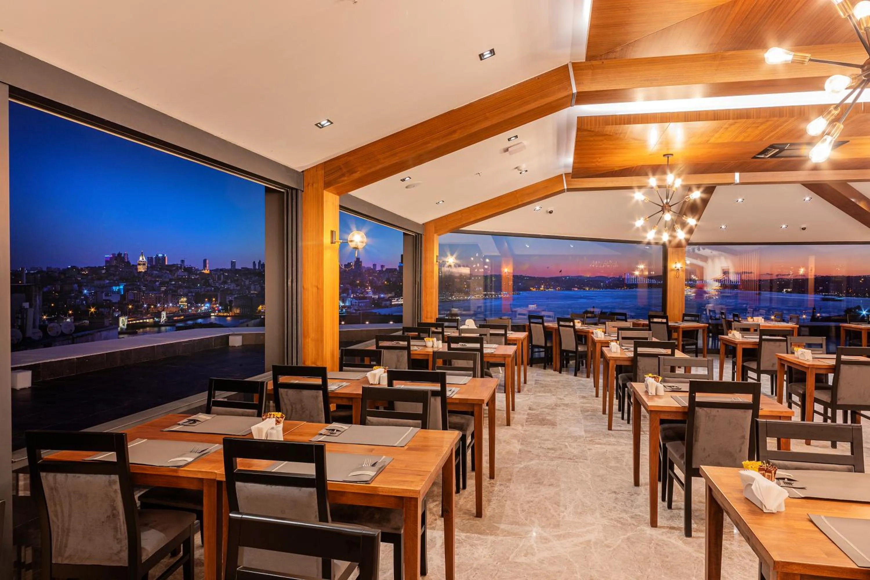 Restaurant/places to eat in Demiray Hotel Old City