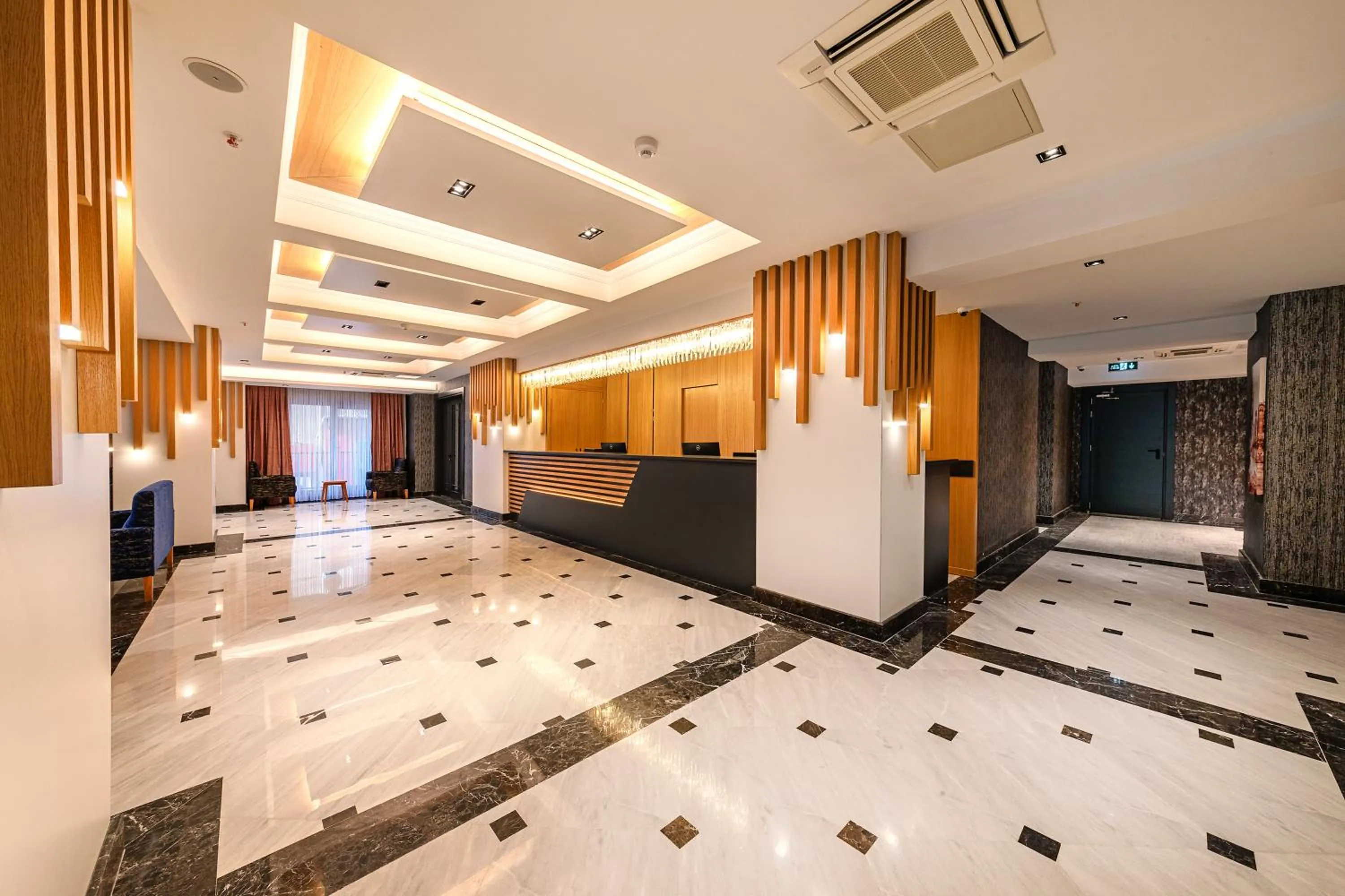 Lobby or reception in Demiray Hotel Old City