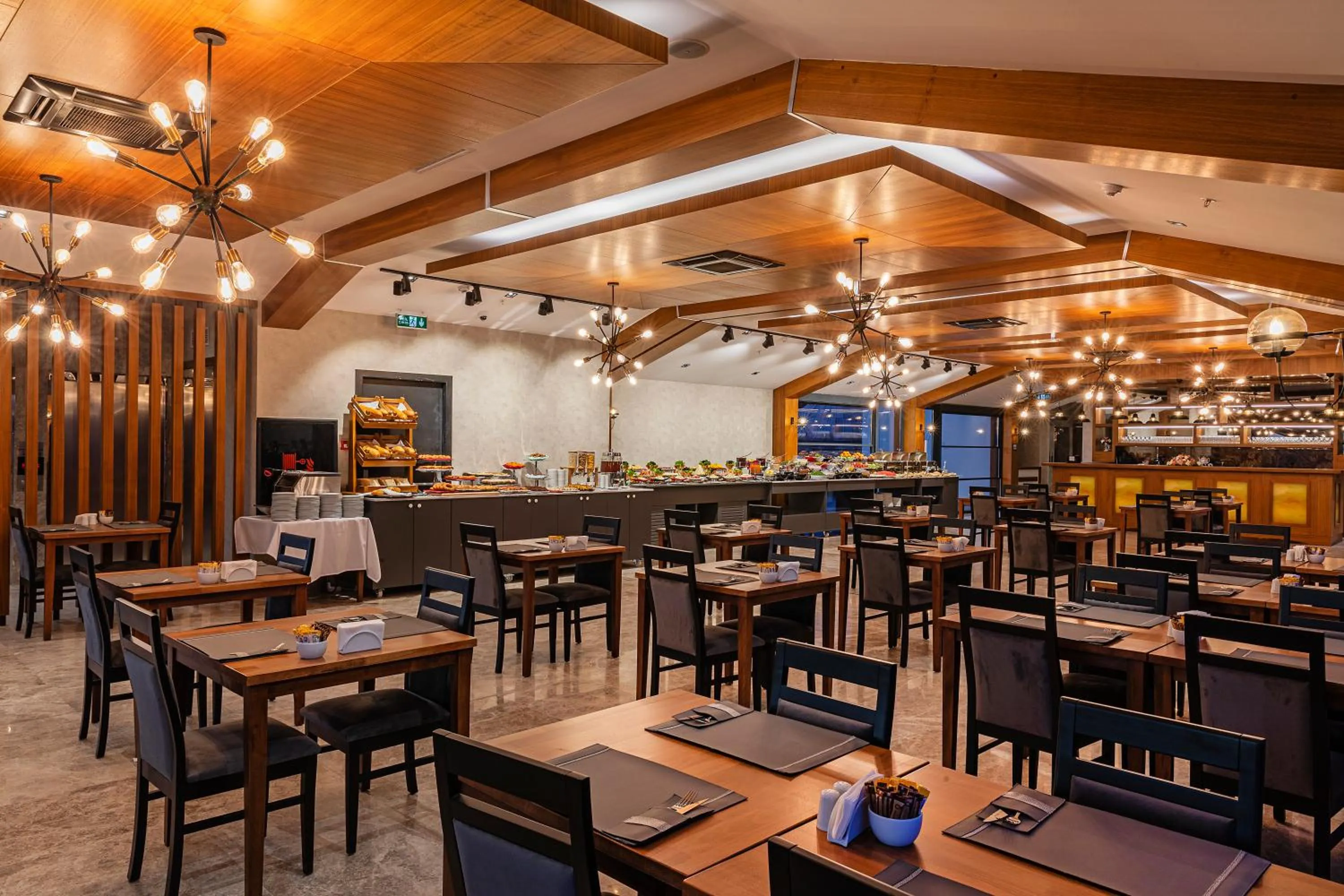 Restaurant/places to eat in Demiray Hotel Old City