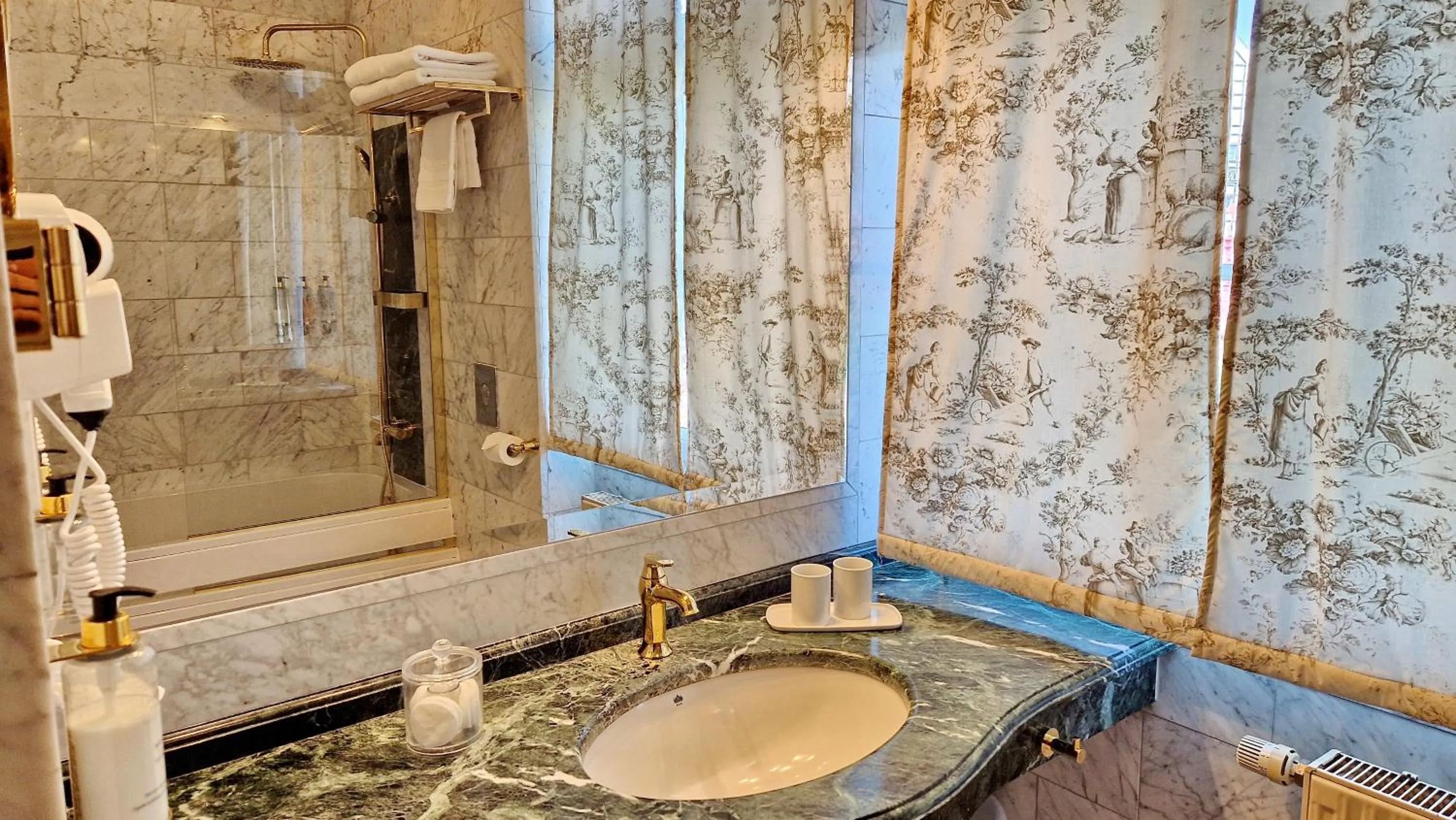 Bathroom in Podewils Old Town Gdansk