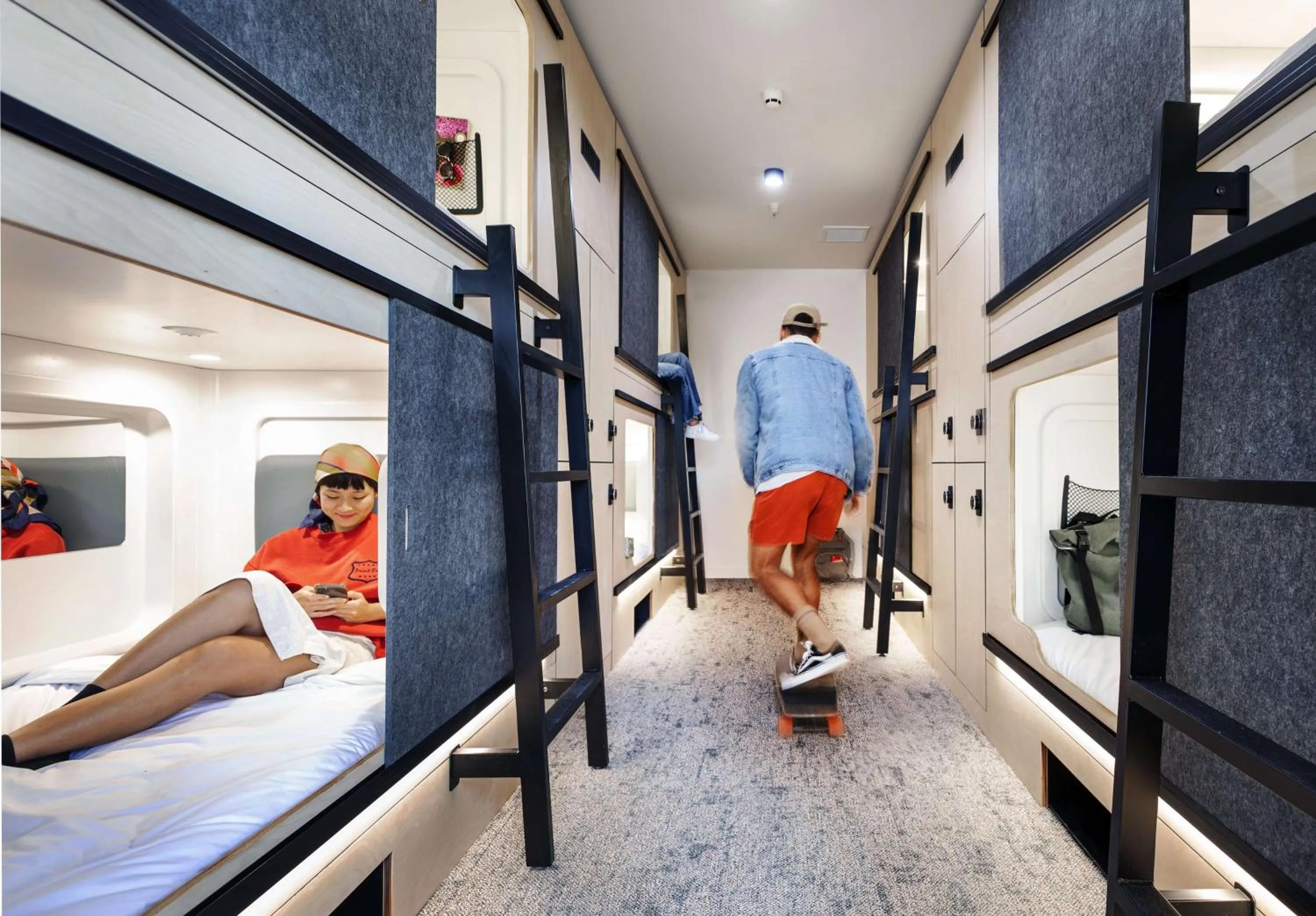 Bedroom, Bed in LyLo Auckland Hotel