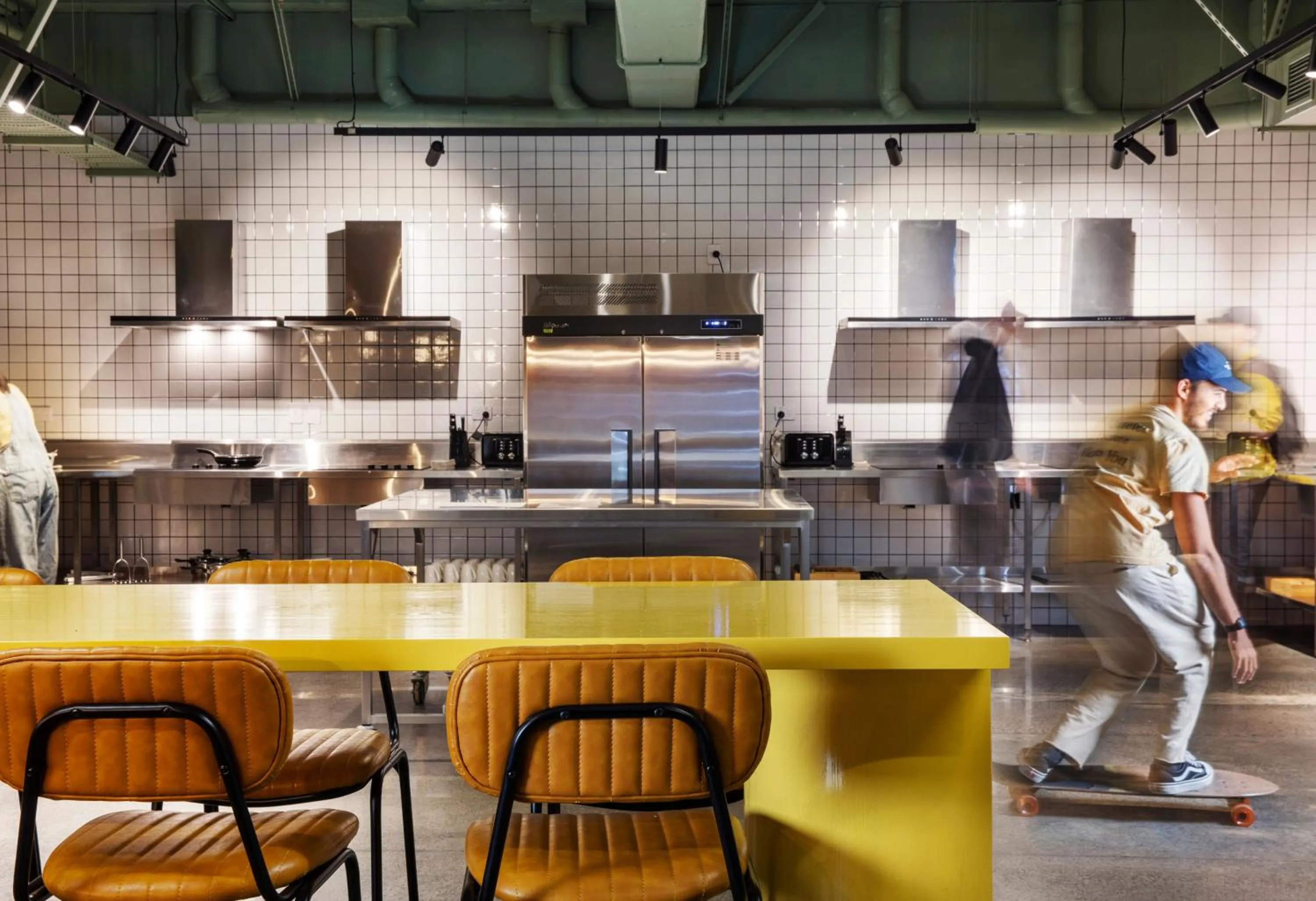 Kitchen or kitchenette in LyLo Auckland Hotel