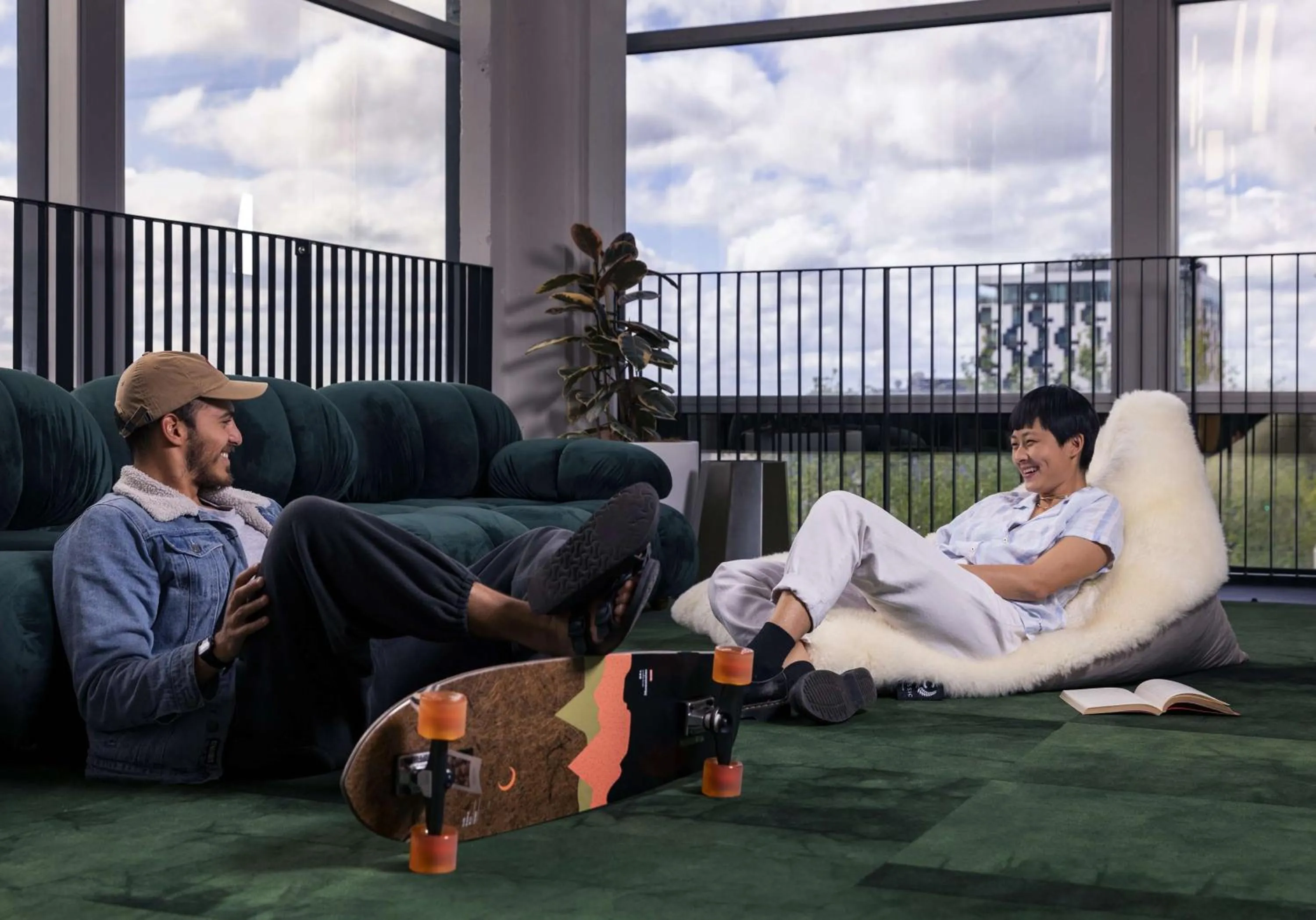 Lounge or bar in LyLo Auckland Hotel