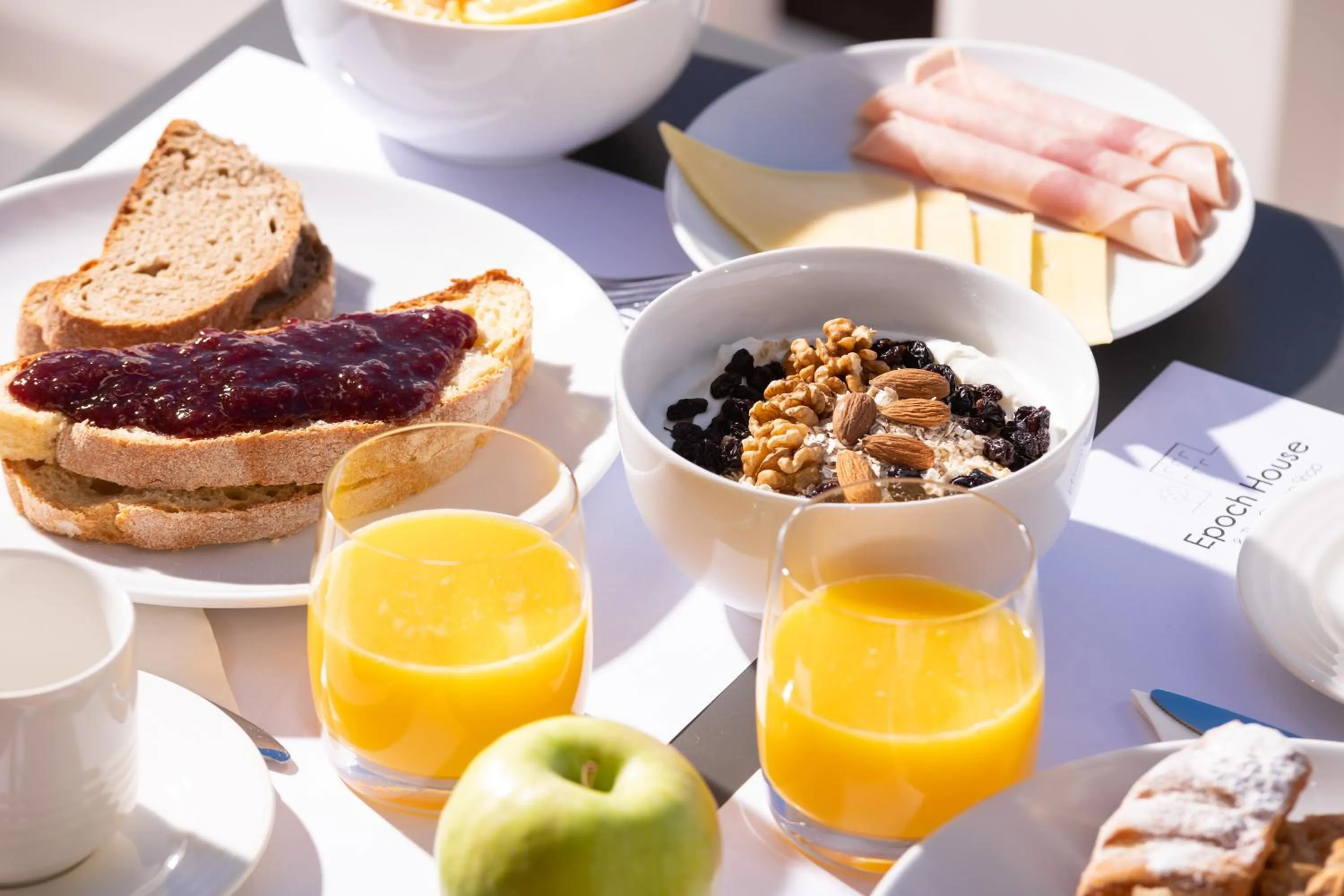 Food and drinks in Epoch House & The Orange Shop - Adults Only