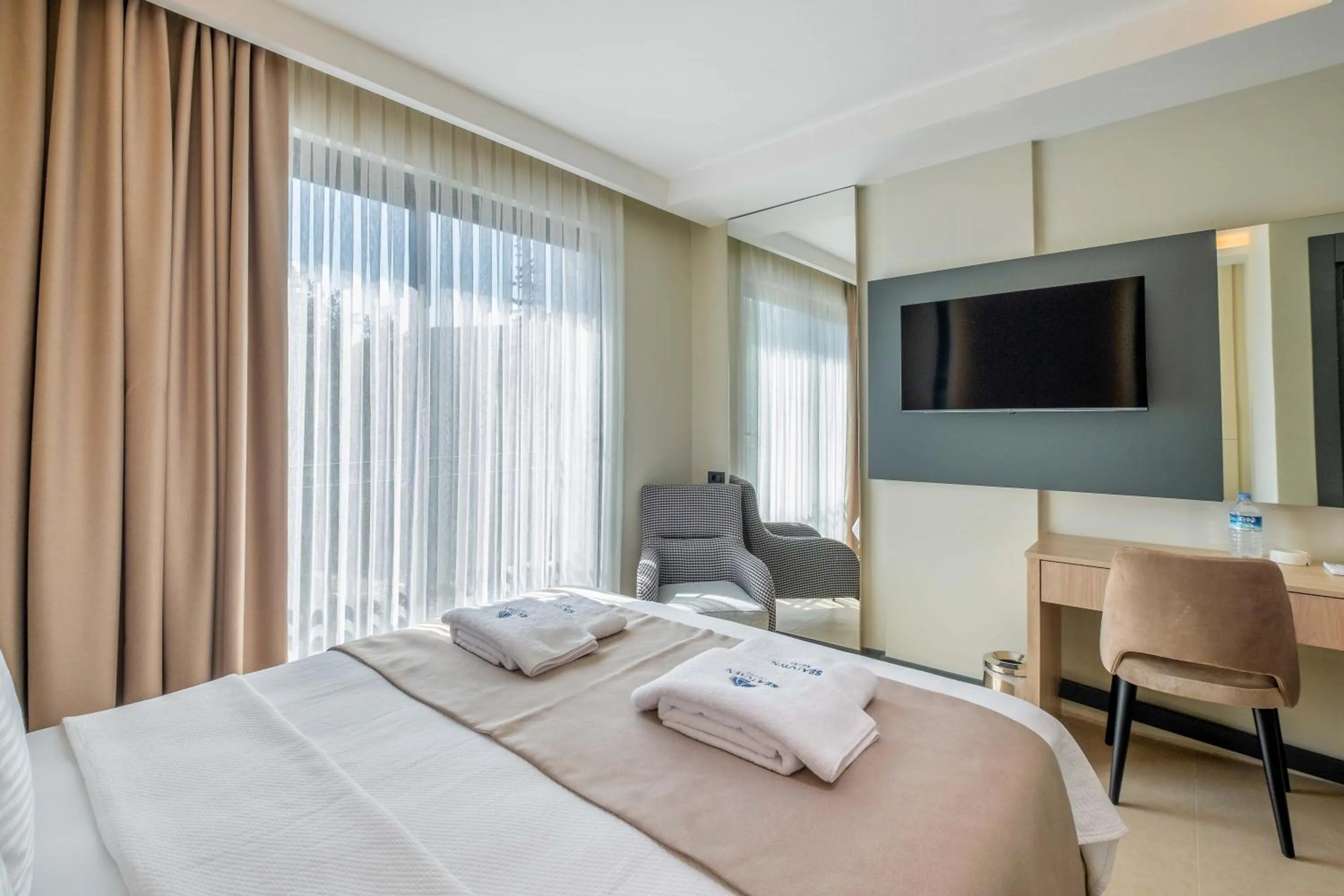 Bed in SeaTown Hotel