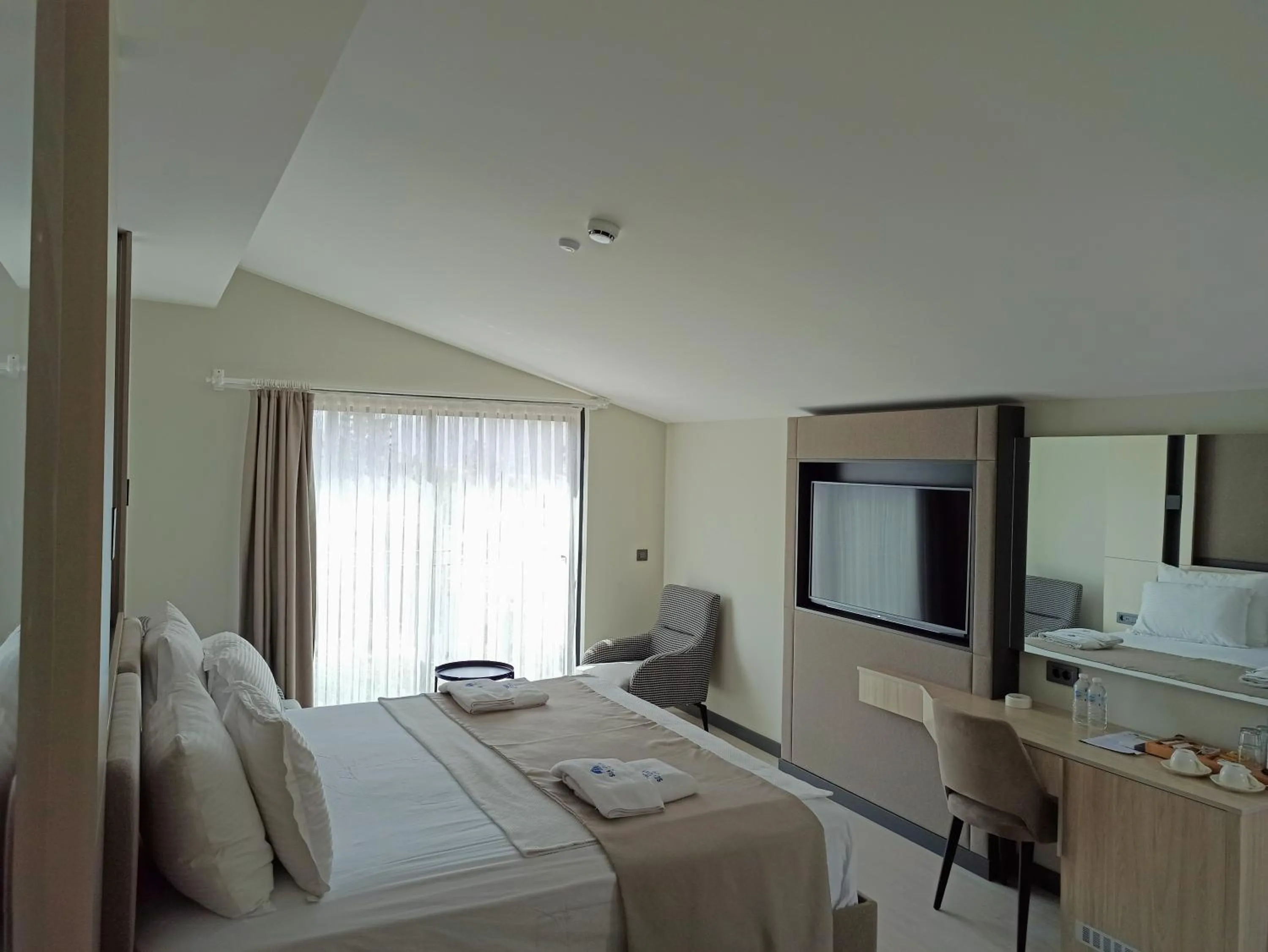 Photo of the whole room in SeaTown Hotel