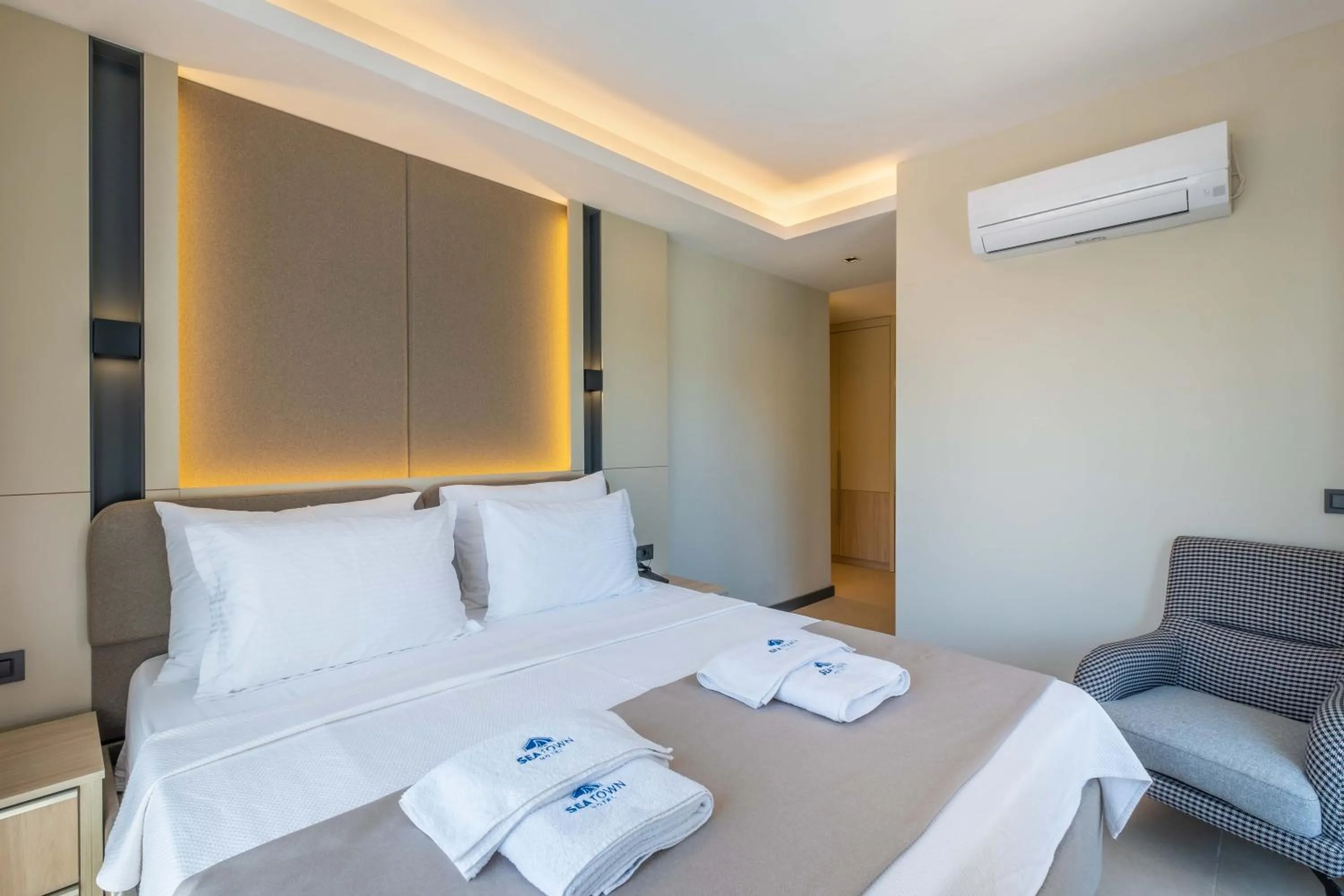 Bed in SeaTown Hotel