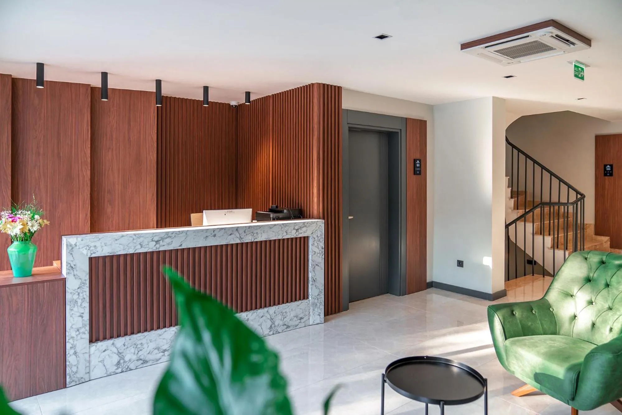 Lobby or reception in SeaTown Hotel