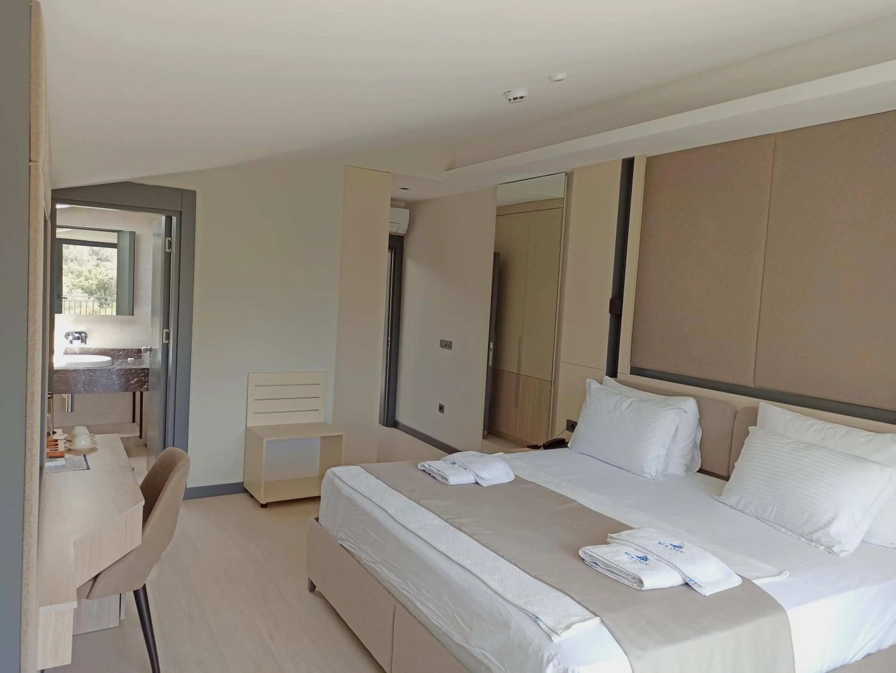 Photo of the whole room in SeaTown Hotel