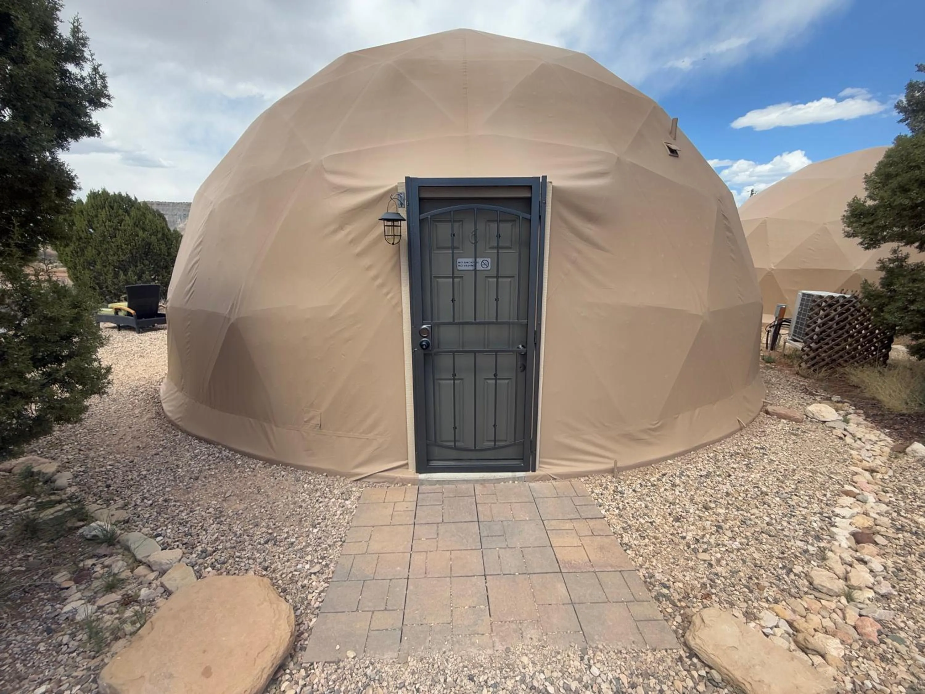 Property building in Bryce Glamp And Camp