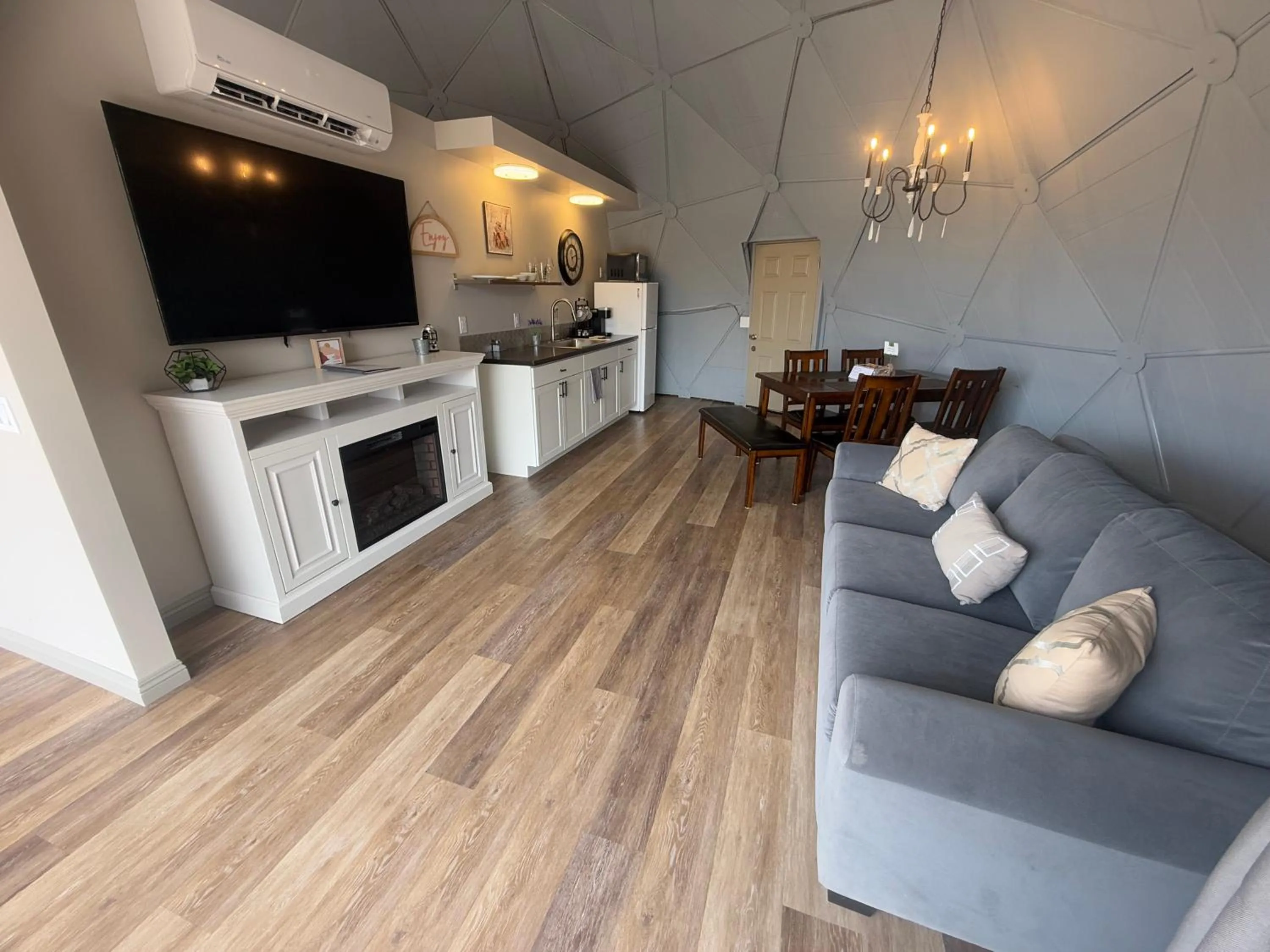 Kitchen or kitchenette in Bryce Glamp And Camp