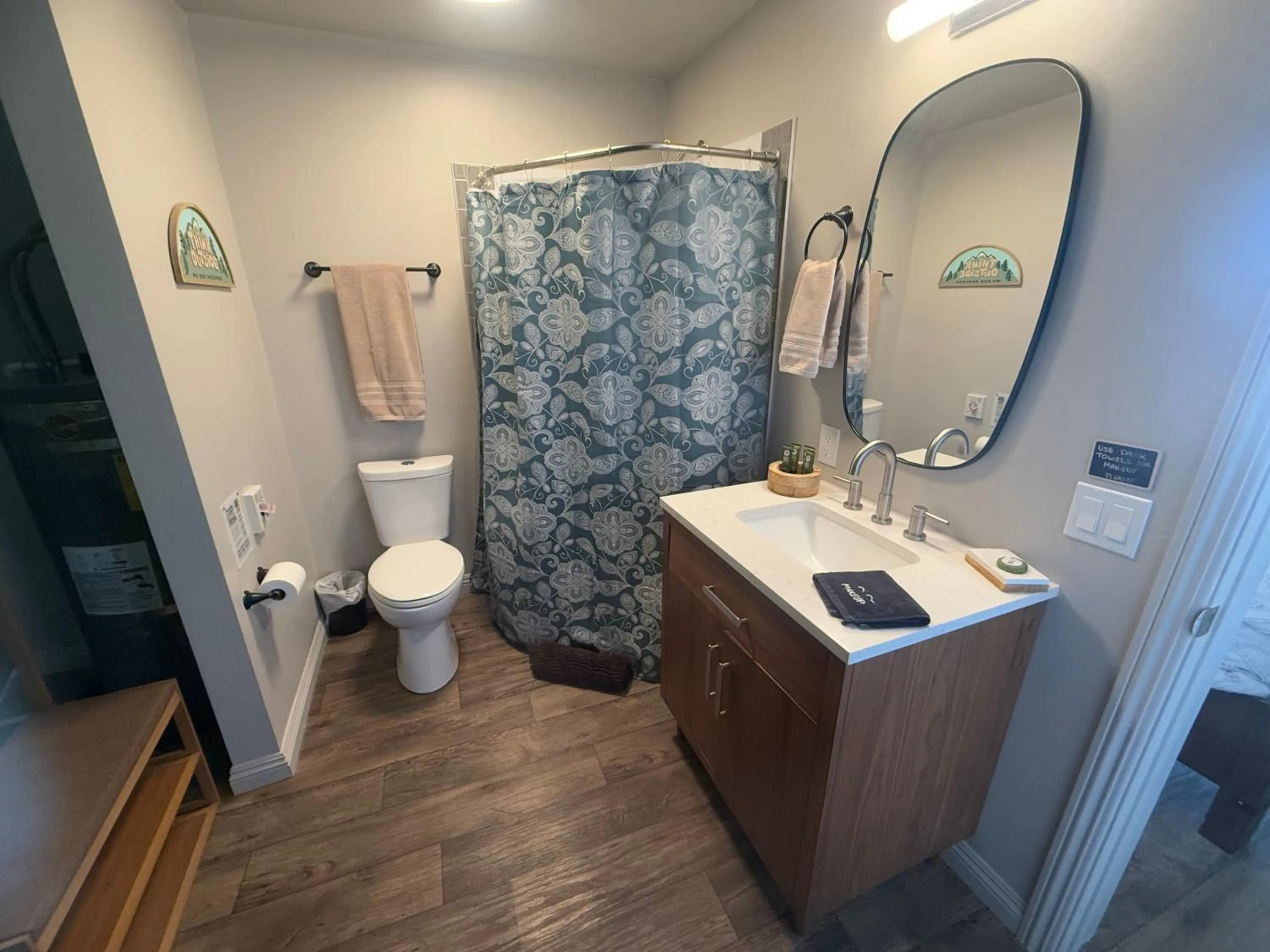 Shower in Bryce Glamp And Camp