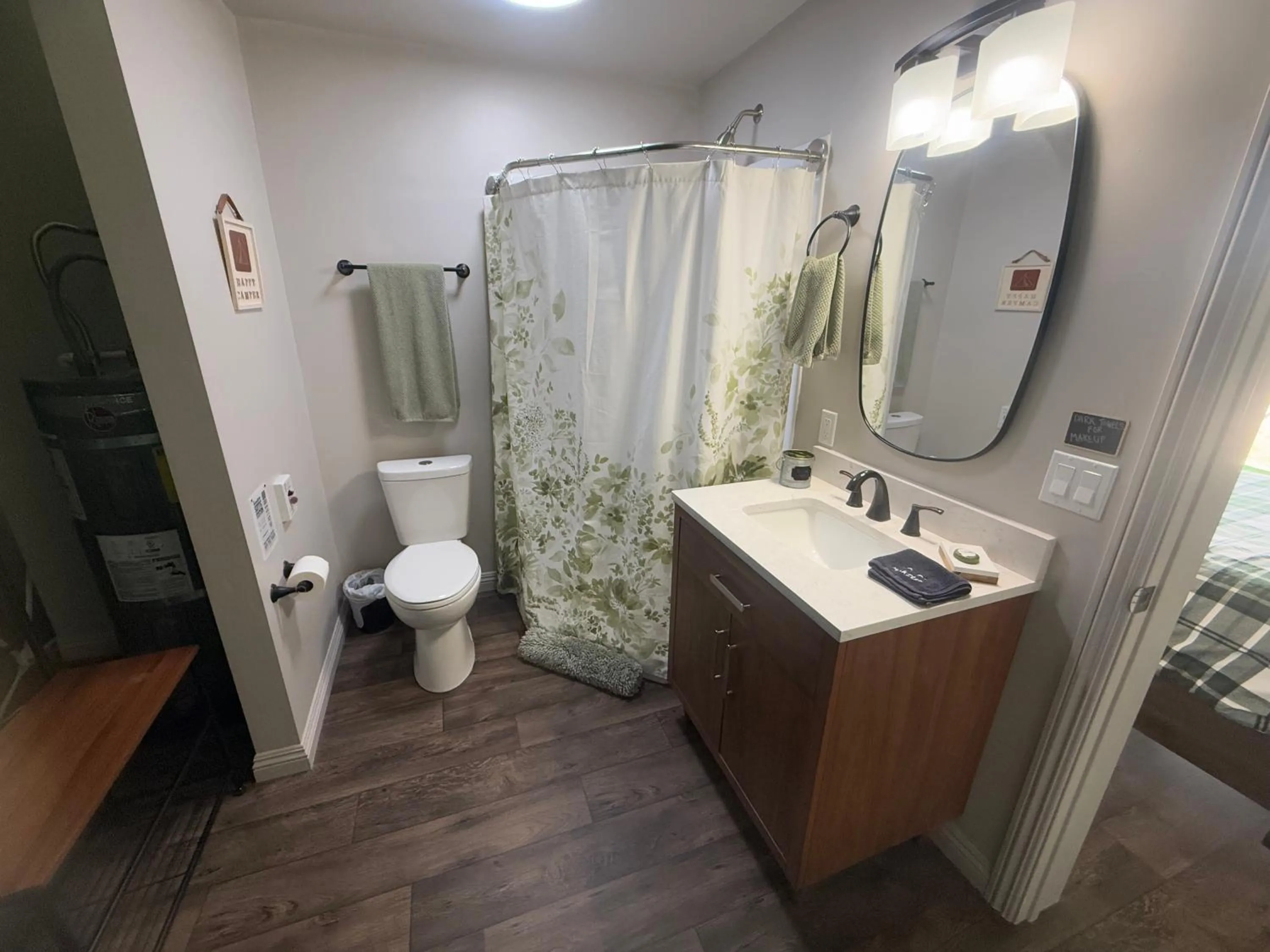 Shower in Bryce Glamp And Camp