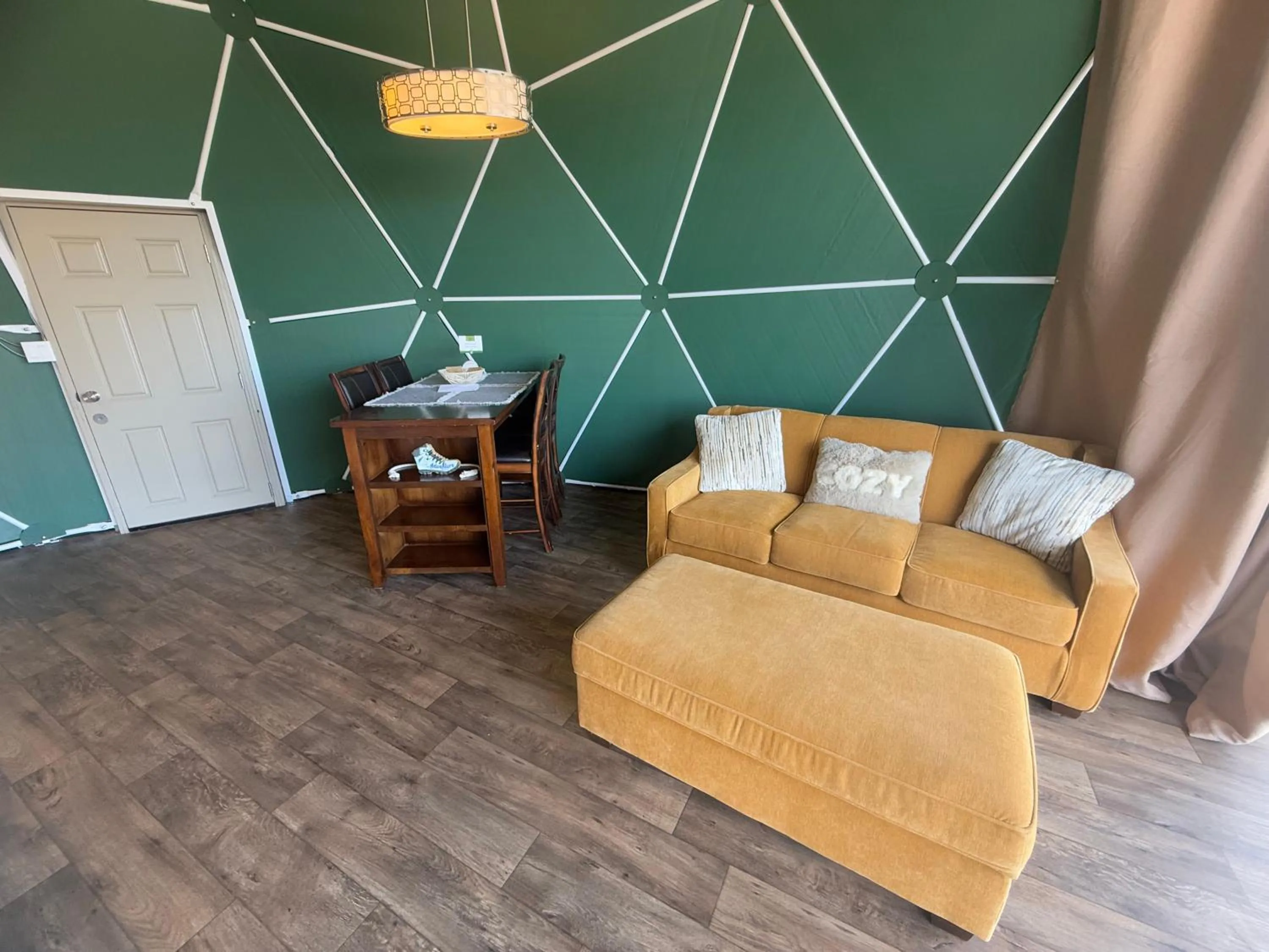 Living room in Bryce Glamp And Camp