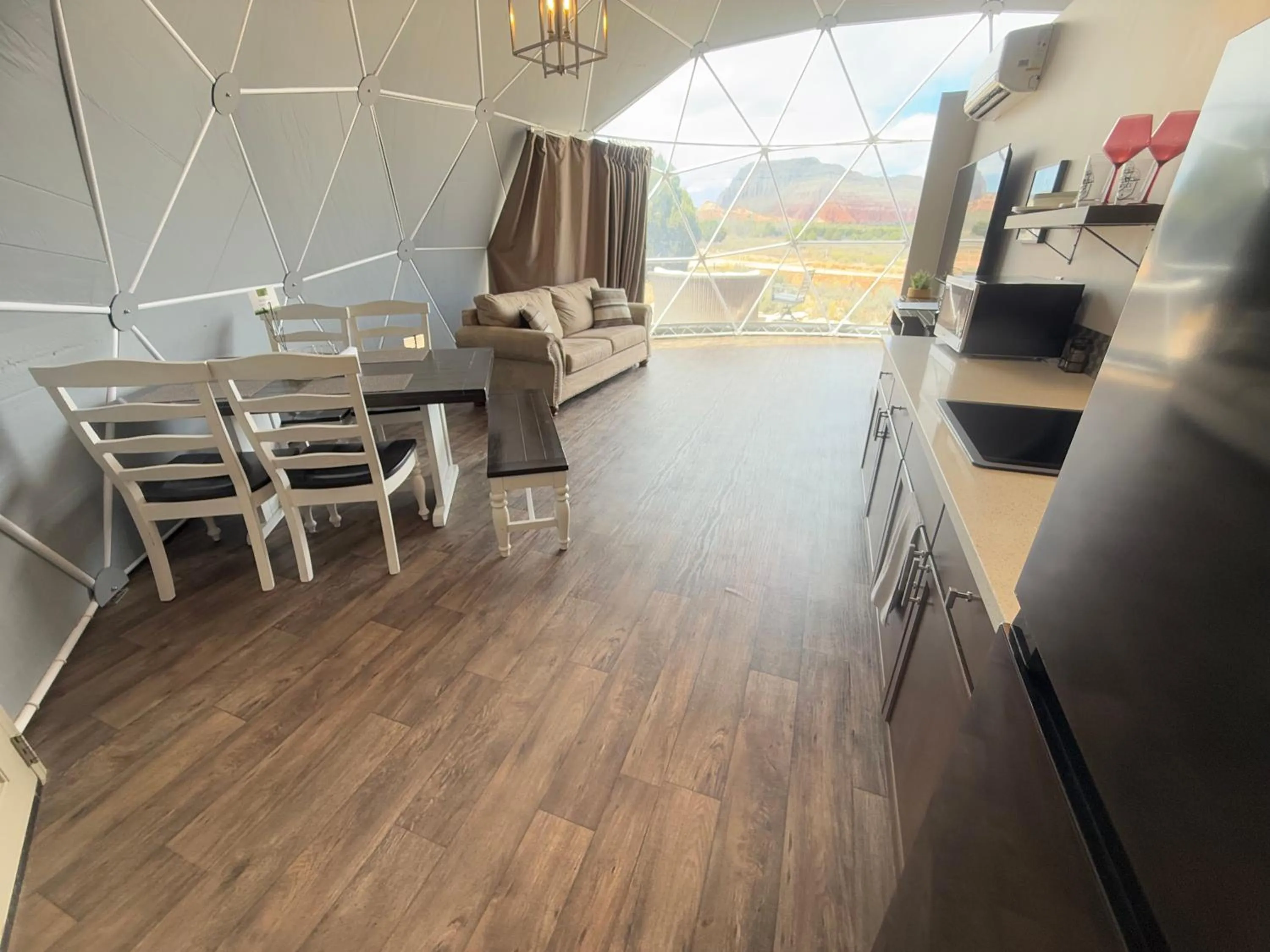 Kitchen or kitchenette in Bryce Glamp And Camp