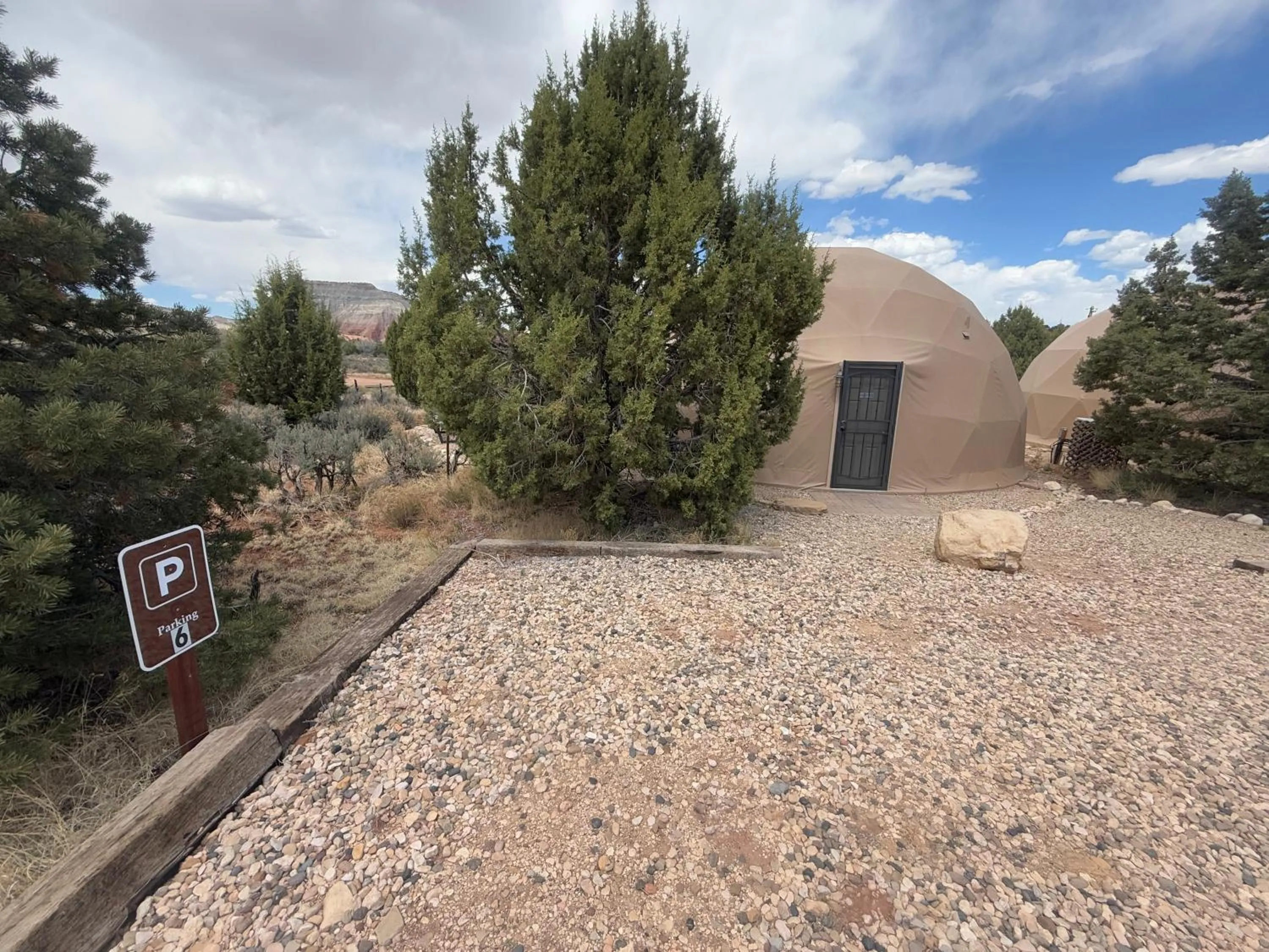 Property building in Bryce Glamp And Camp