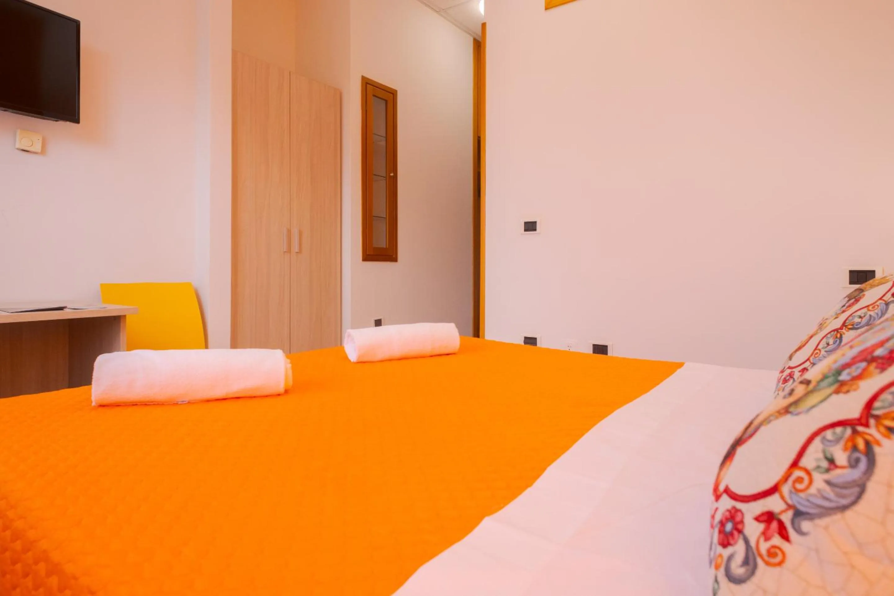 Bedroom, Bed in Lady Hill