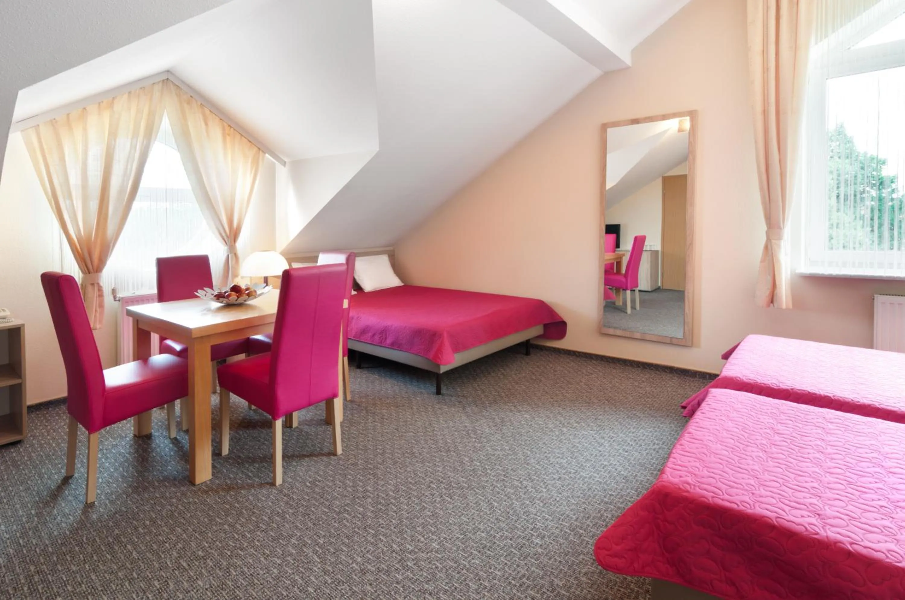 Photo of the whole room in Hotel Petrus