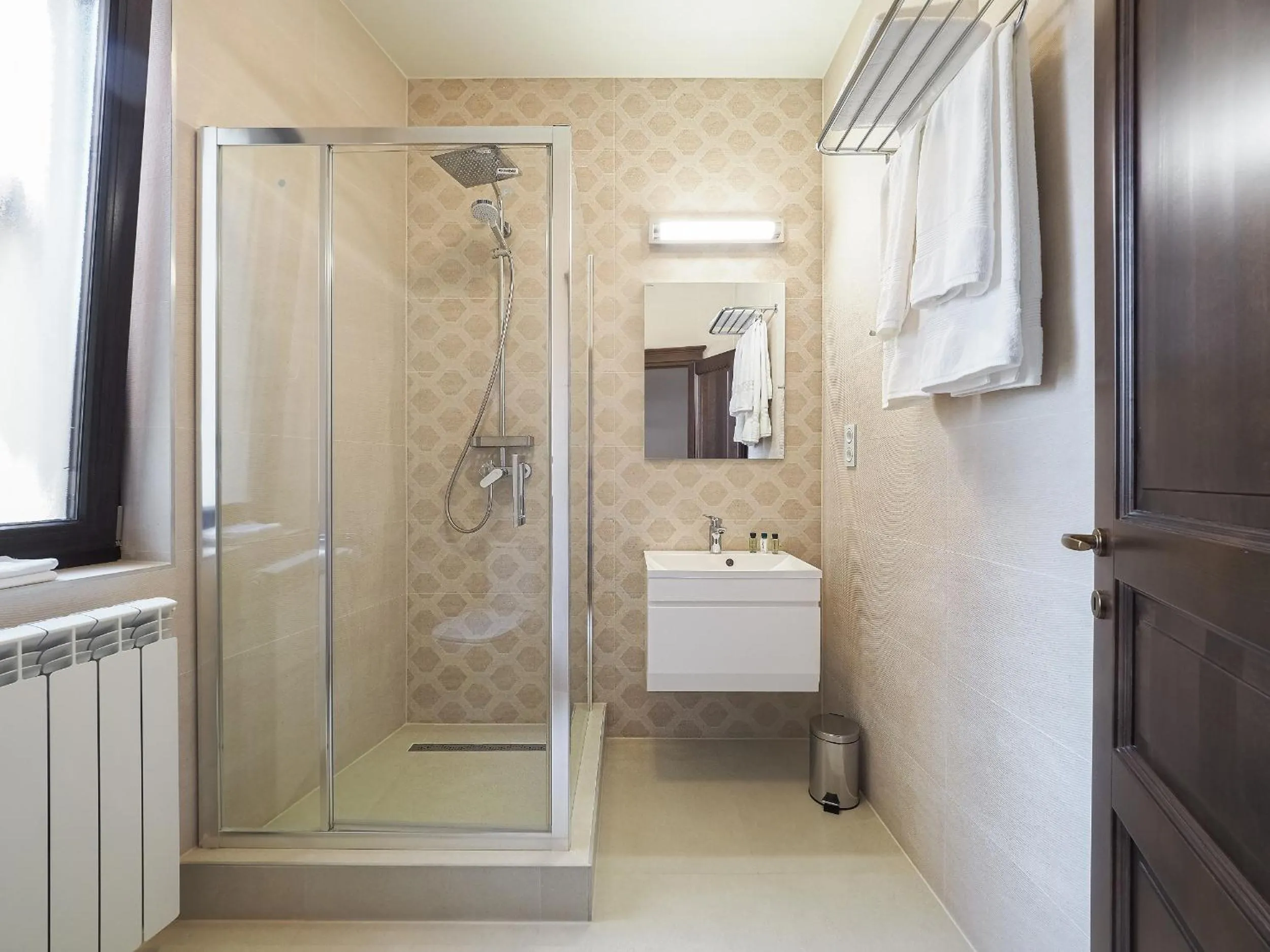 Shower in Boutique Central