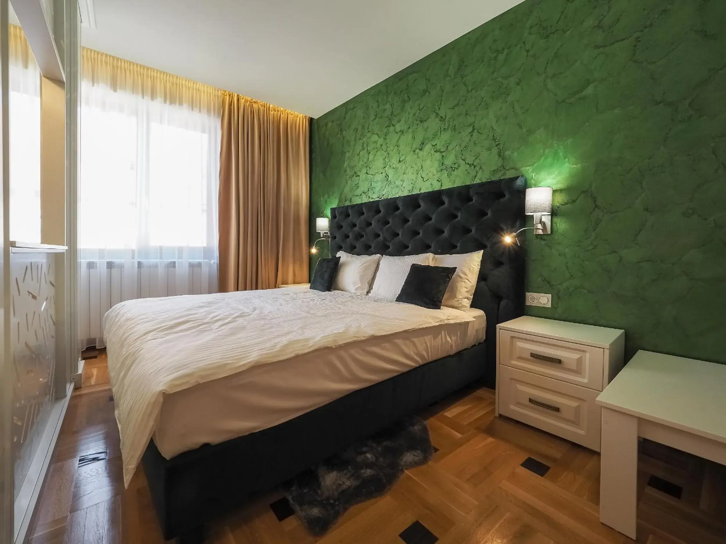 Deluxe Queen Room in Boutique Central Deluxe Queen Room in Boutique Central