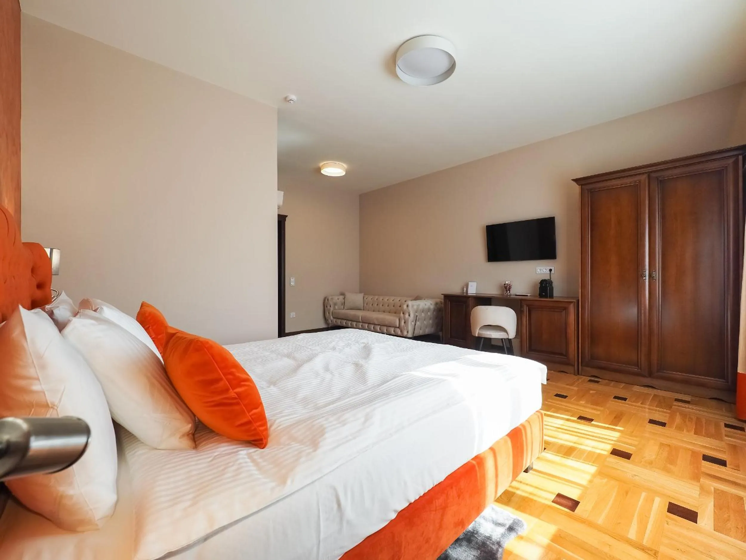 Photo of the whole room, Bed in Boutique Central