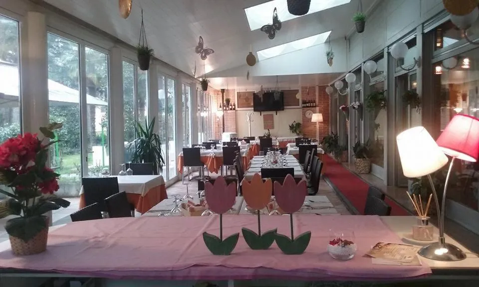 Restaurant/places to eat in Park Hotel