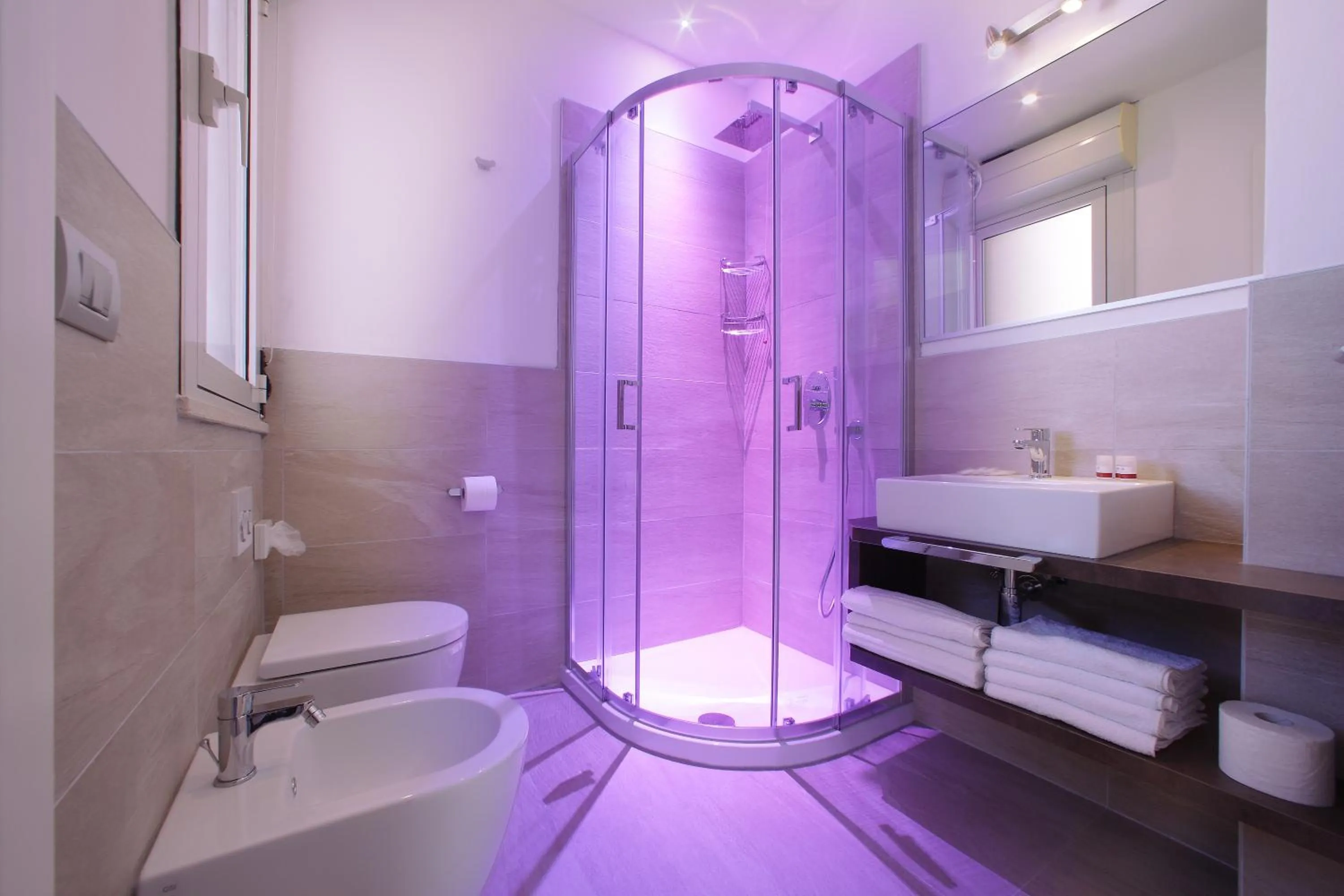 Shower in Hotel Sofia